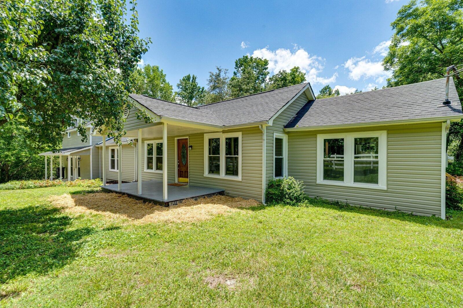 7606 Highway 95 Property Photo 1