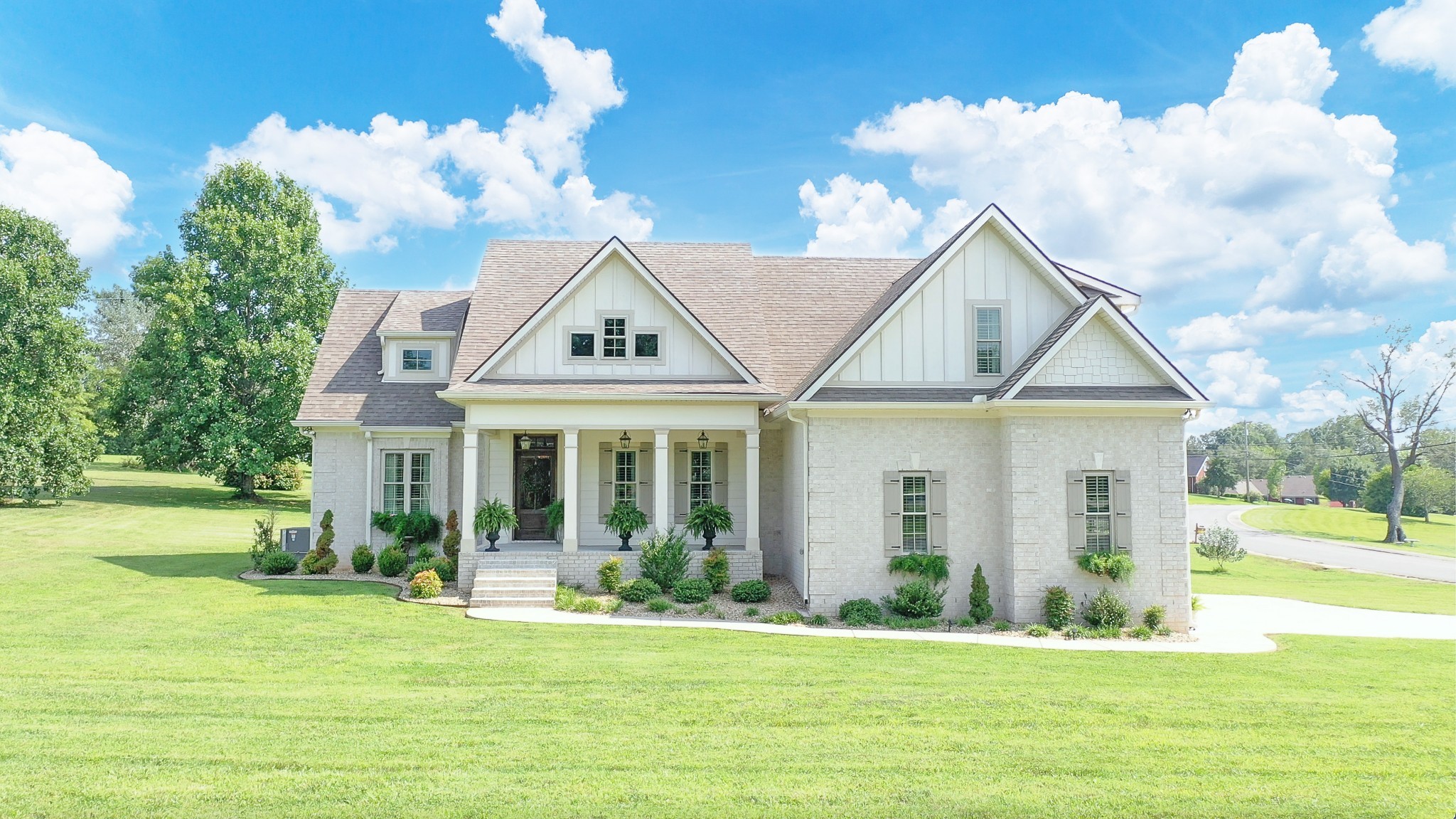 204 Green Hills Dr