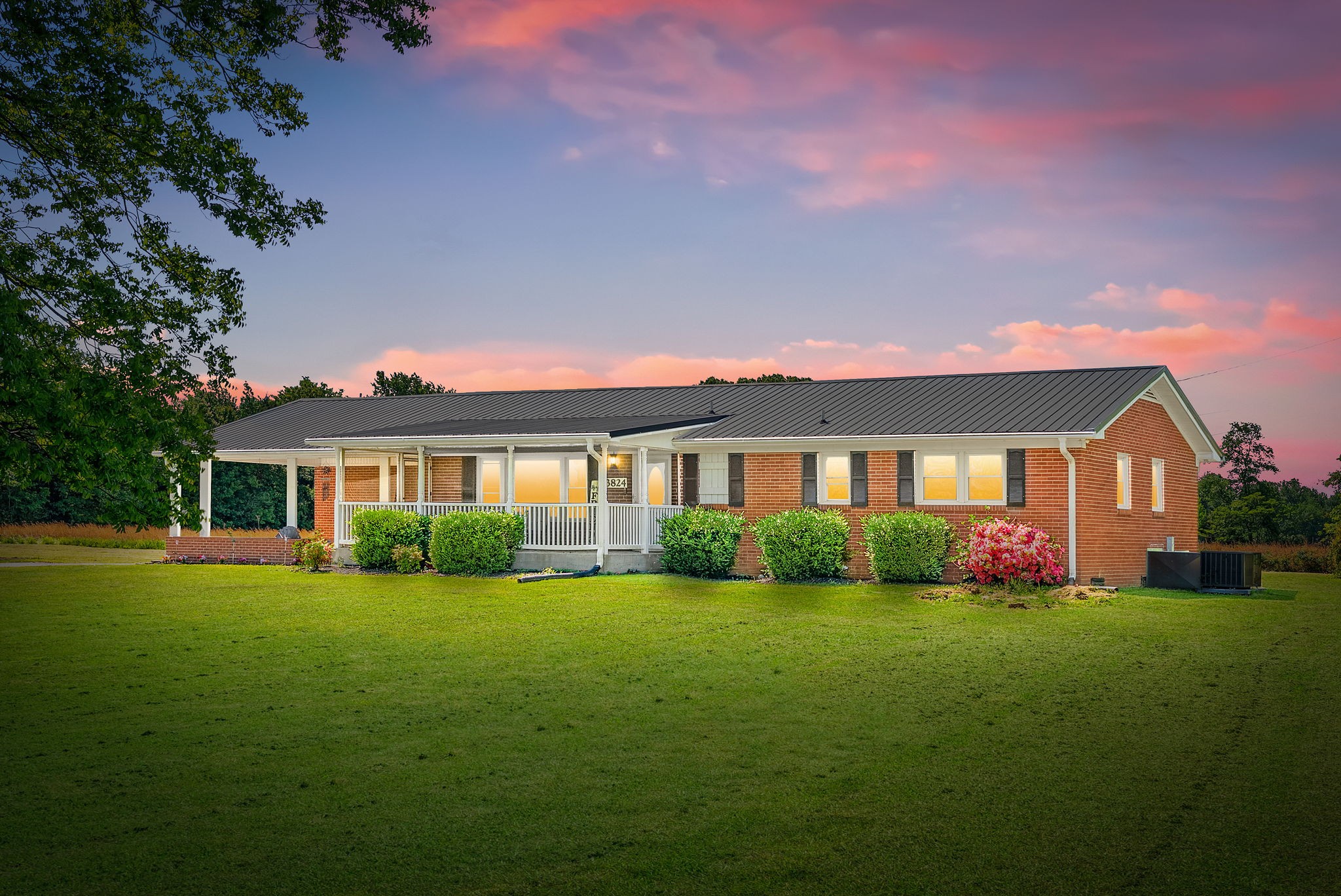 3824 Oakwood Rd Property Photo 1