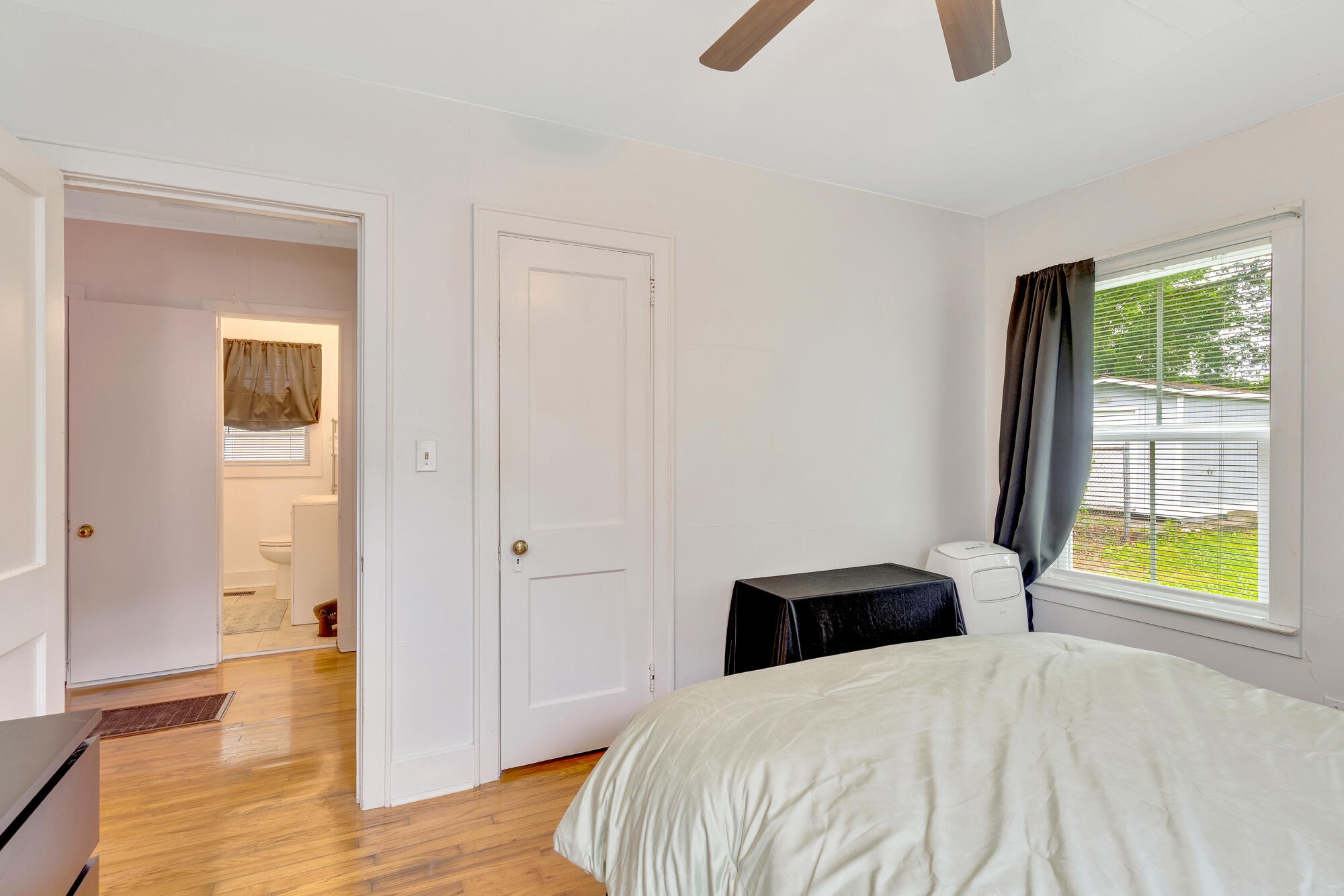 5354 Greenbriar Road Property Photo 15