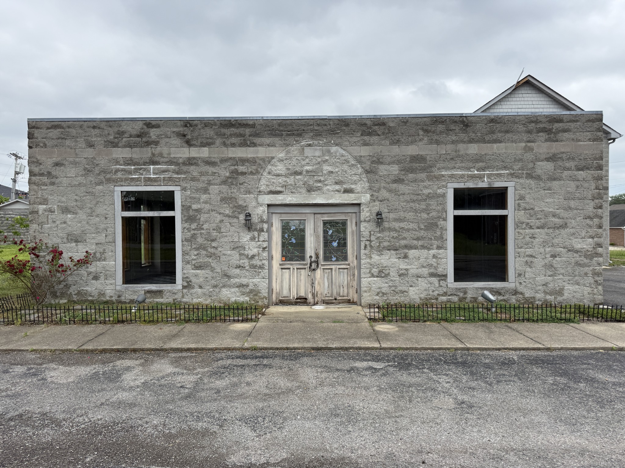 2104 Ruth St Property Photo 1