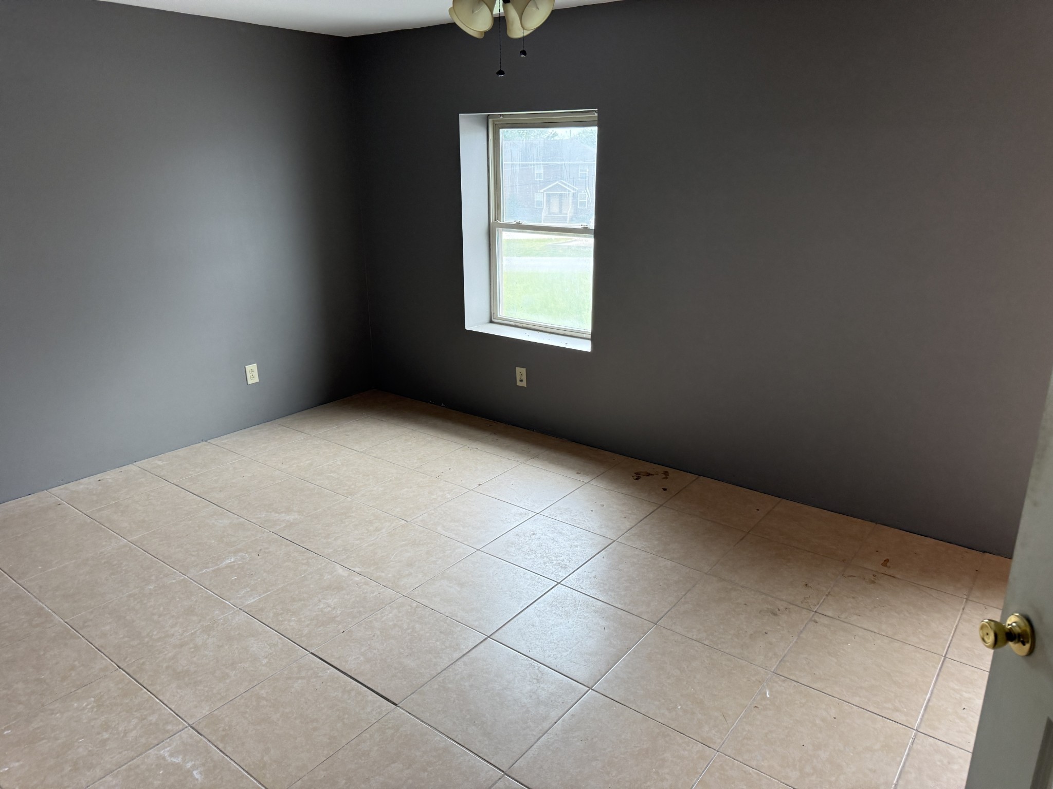 2104 Ruth St Property Photo 4