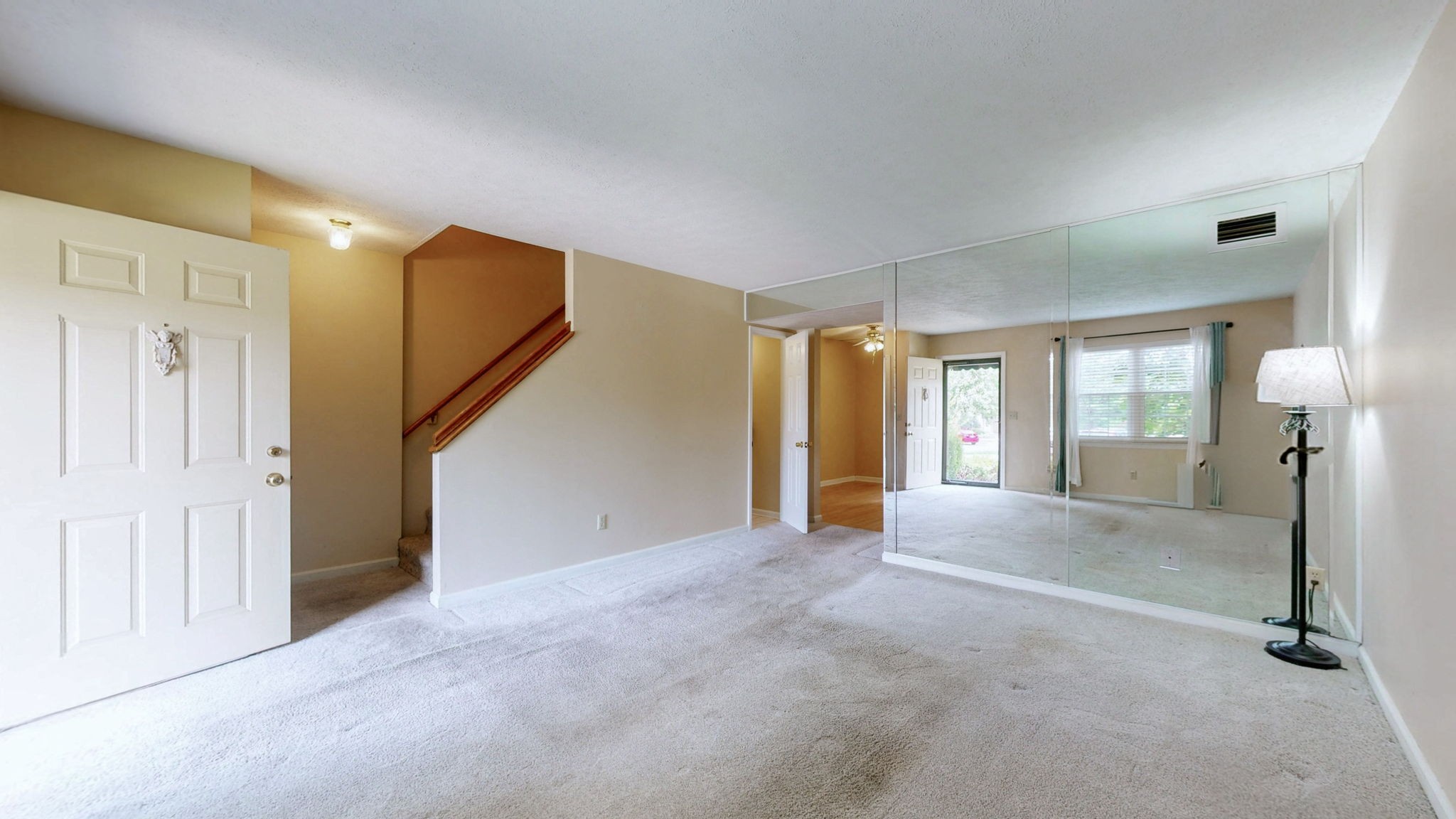 102 Thistle Ln Property Photo 9