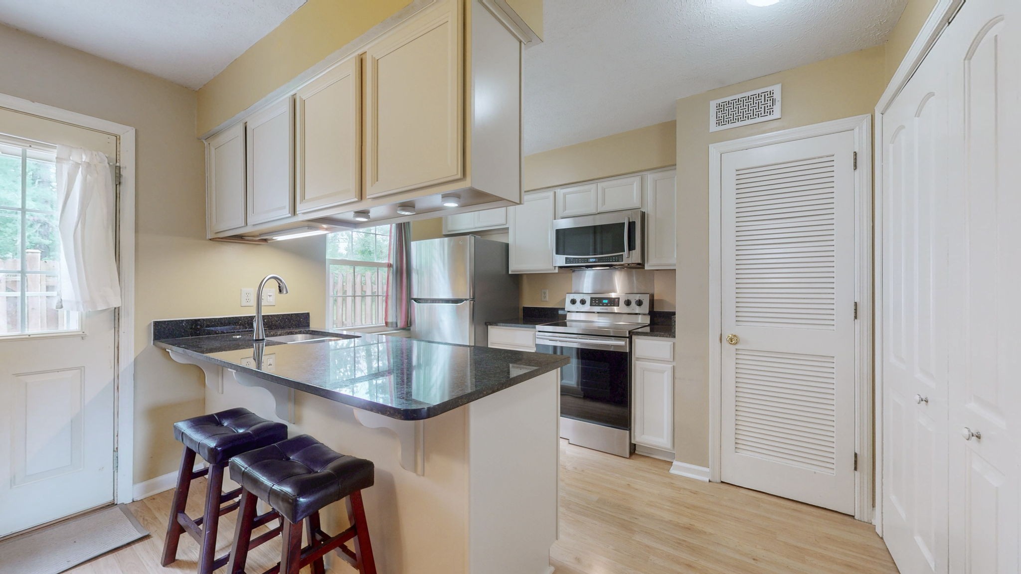 102 Thistle Ln Property Photo 10