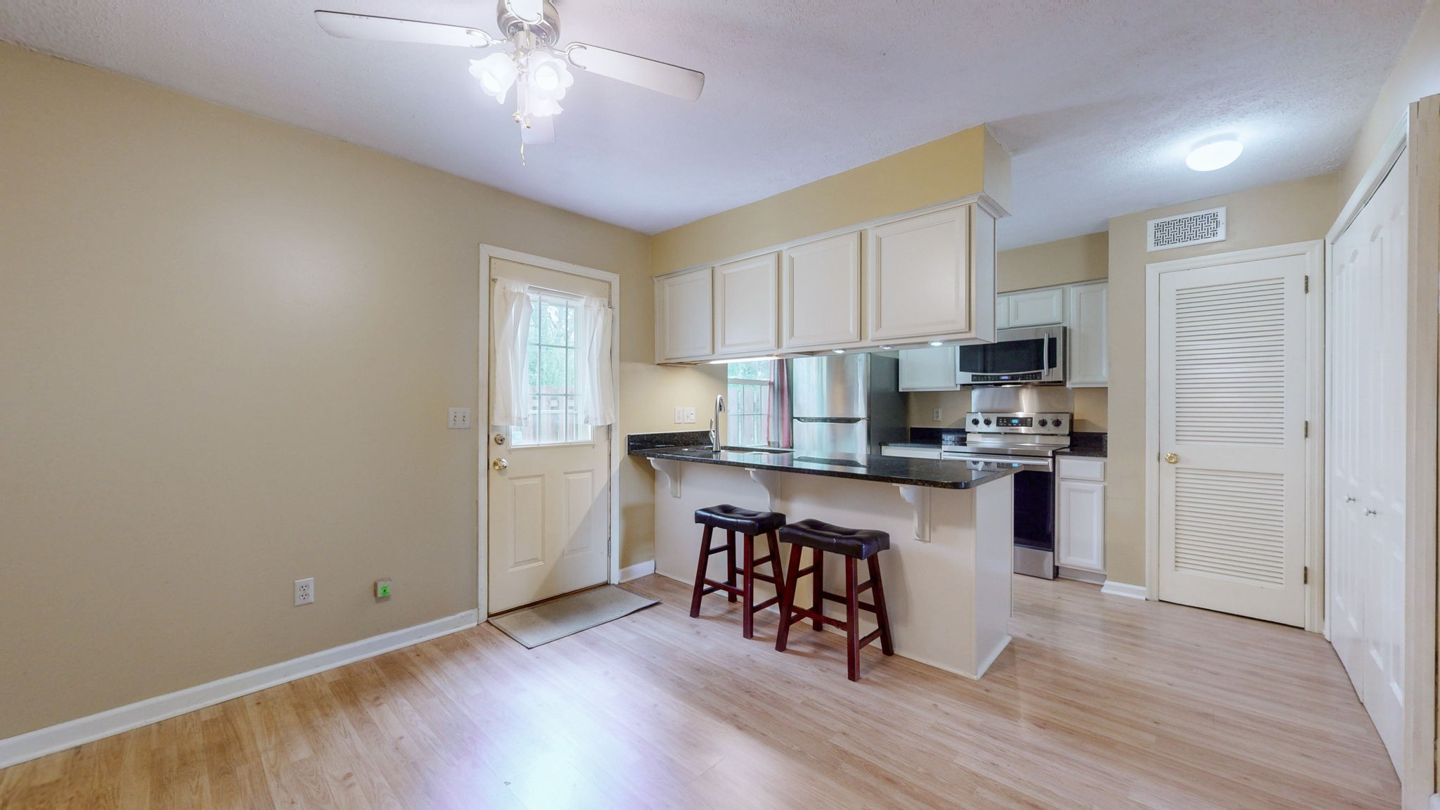 102 Thistle Ln Property Photo 15