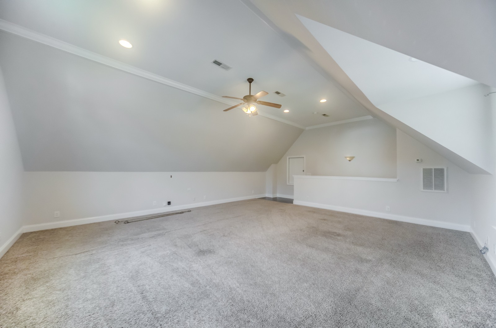300 Artesa Dr Property Photo 10