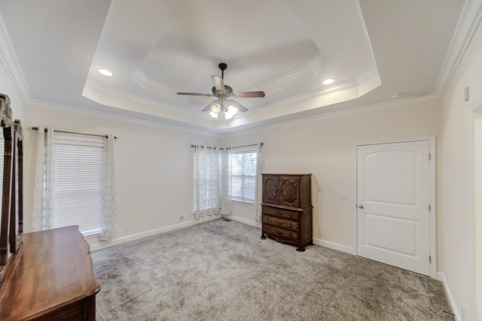 300 Artesa Dr Property Photo 11
