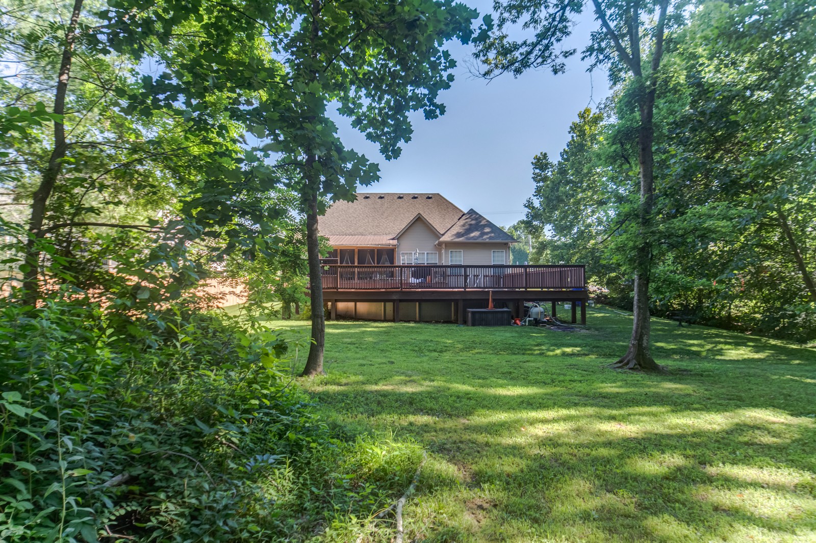 300 Artesa Dr Property Photo 17