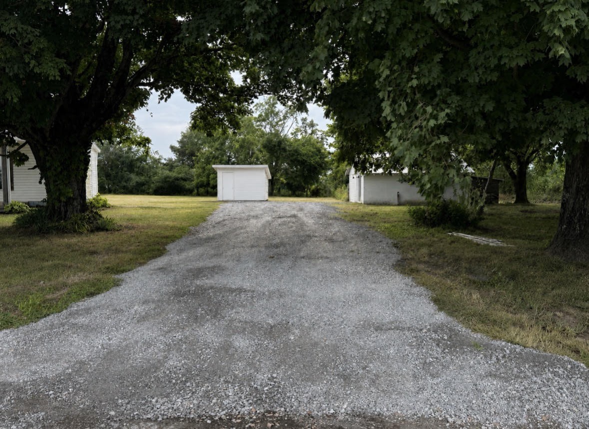301 Bob Perry Rd Property Photo 4