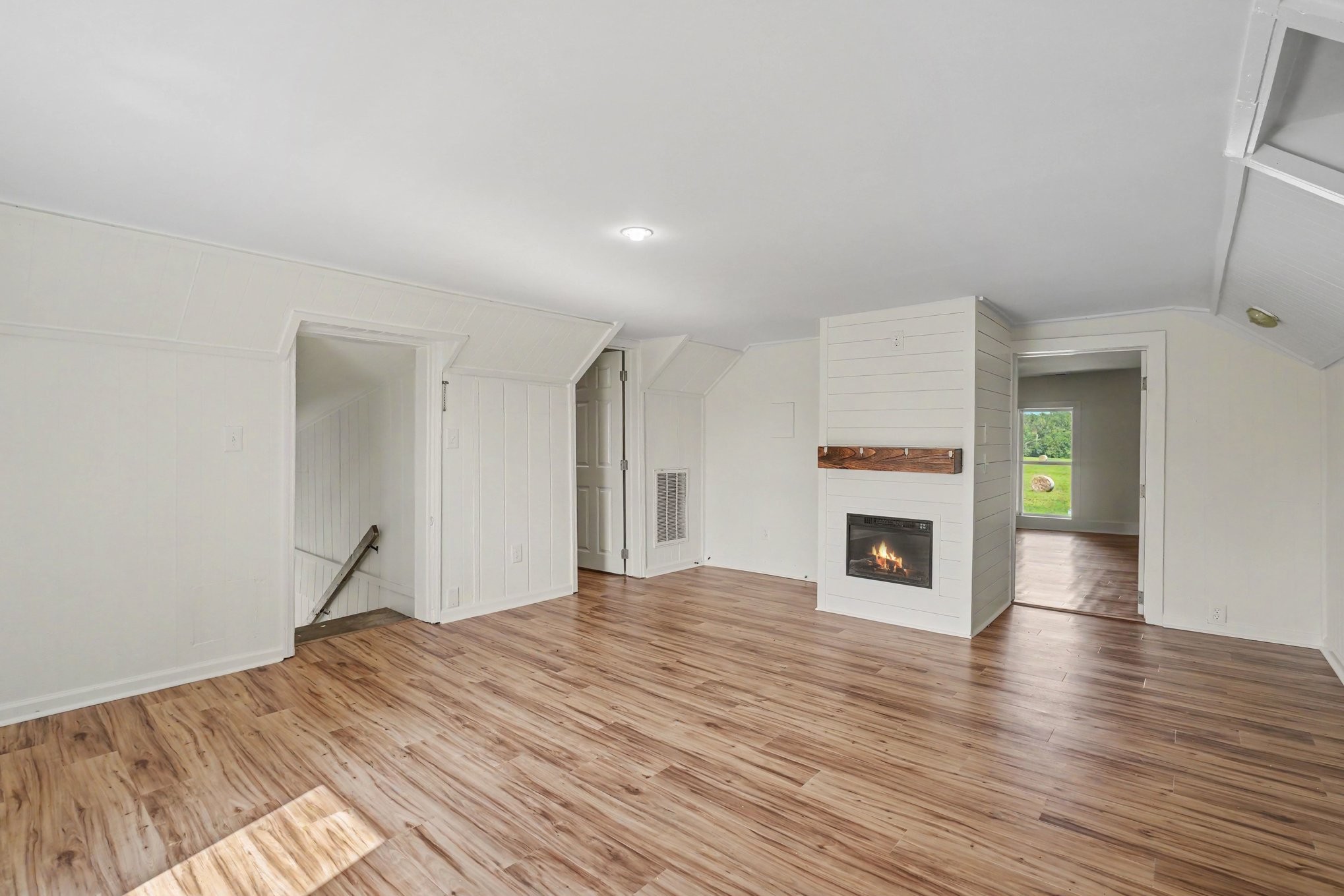 301 Bob Perry Rd Property Photo 16