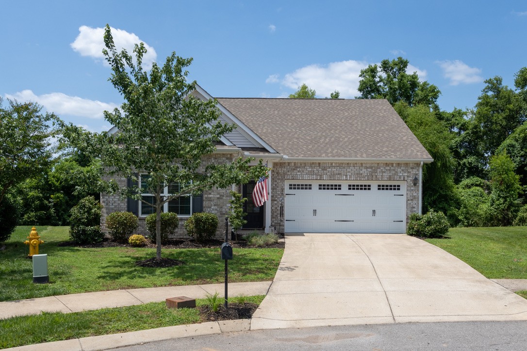 1374 Coates Ln Property Photo 1