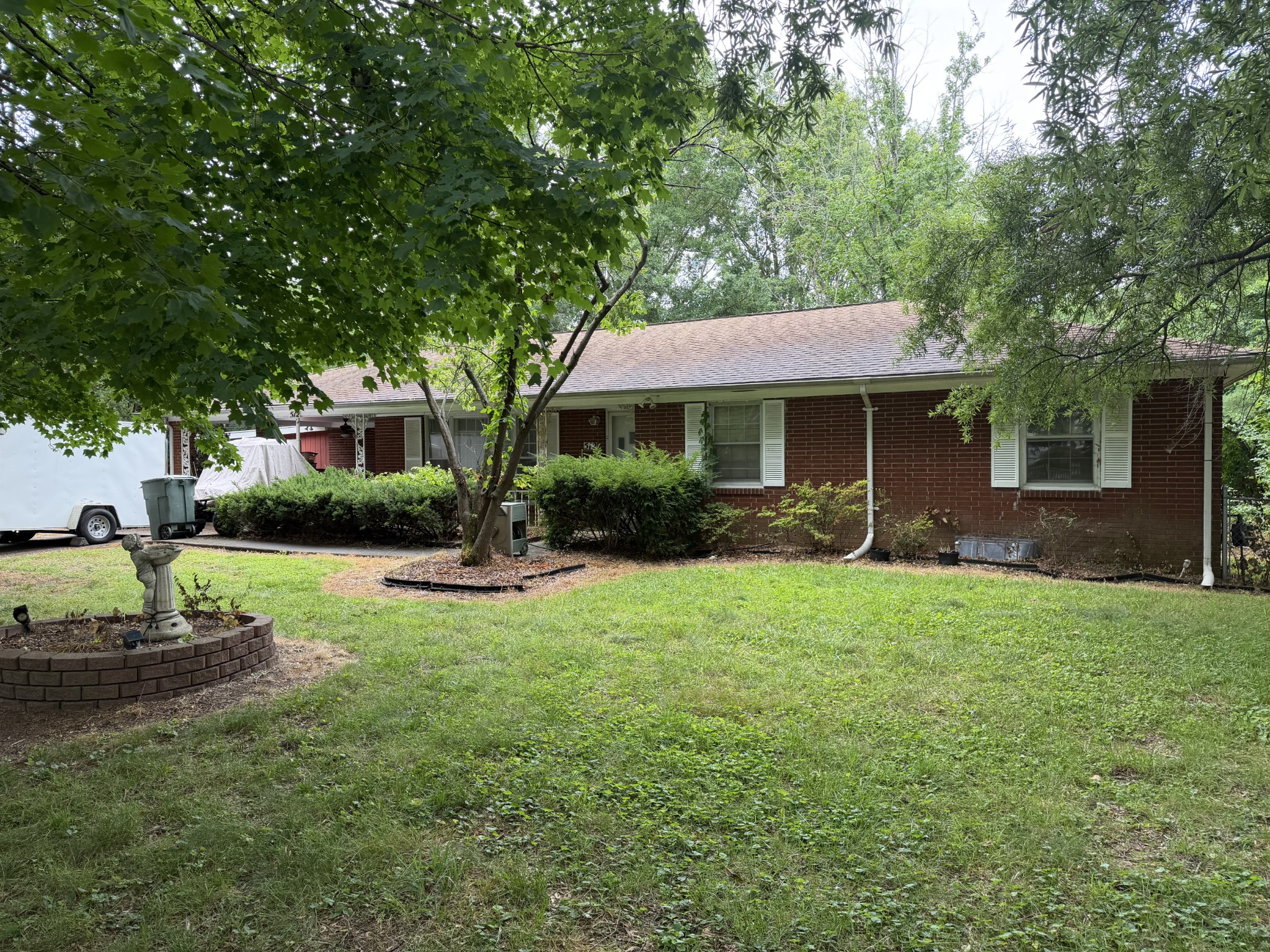 512 W Market St Property Photo 1