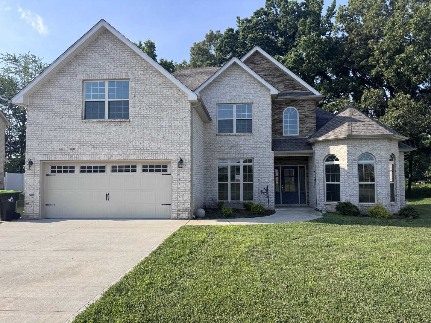 1140 Chagford Dr Property Photo 1