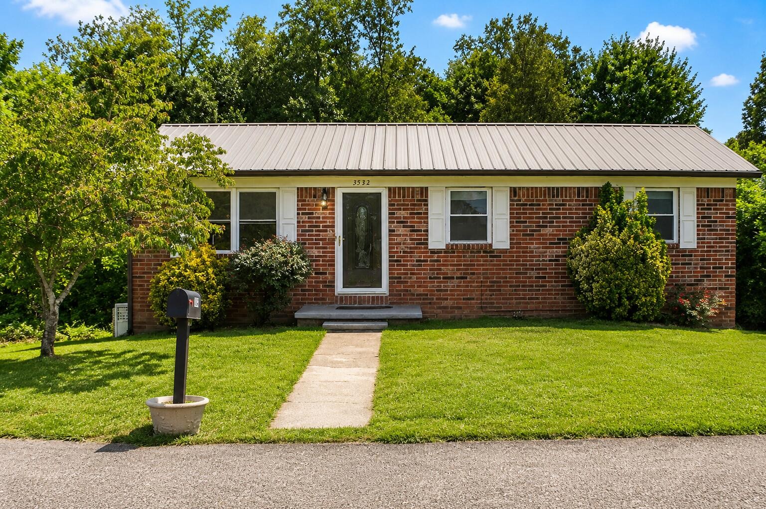 3532 Crawford Drive, SE