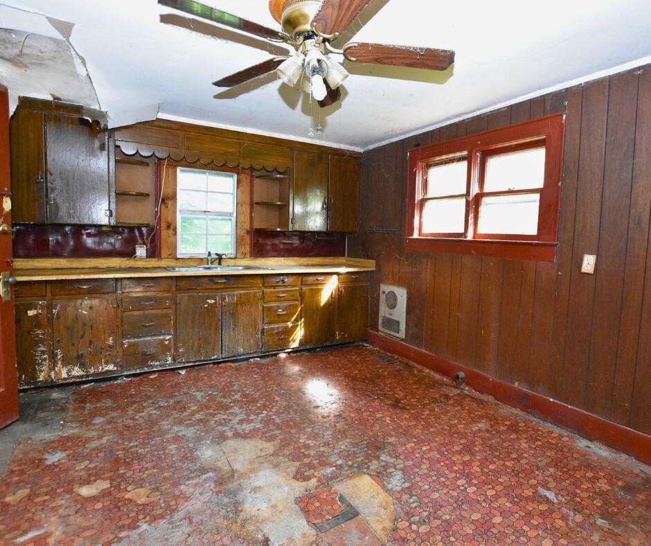1230 Aurora Avenue, Se Property Photo 2