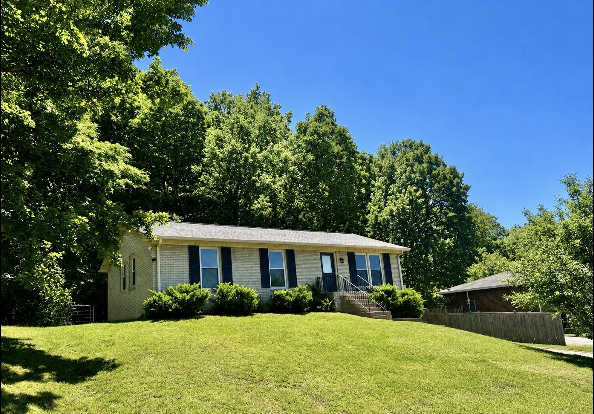 638 Hicks Rd Property Photo 1