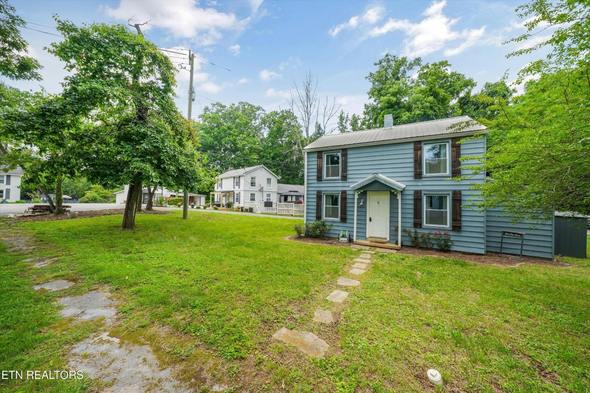 224 Oak Rd Property Photo 3