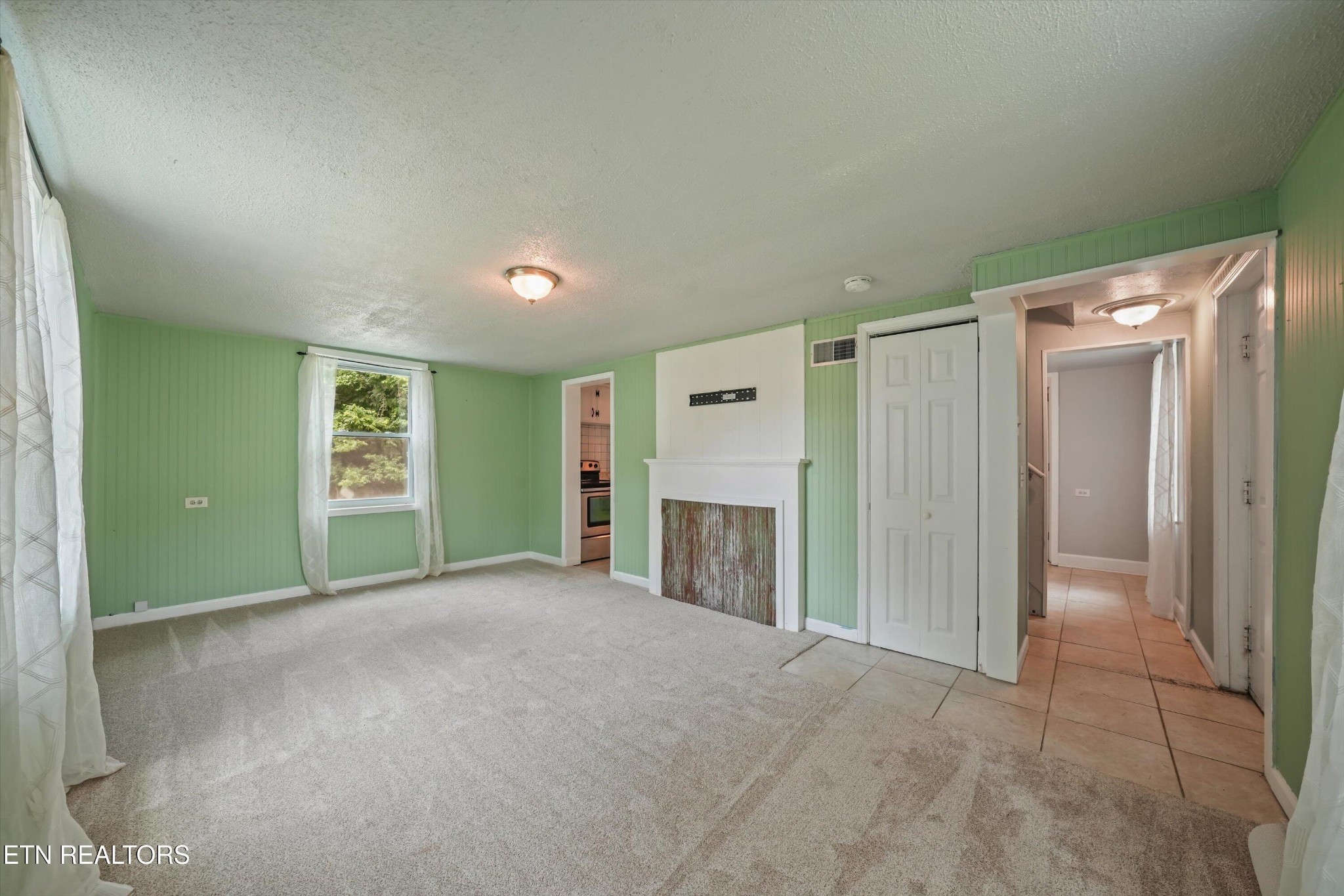 224 Oak Rd Property Photo 5