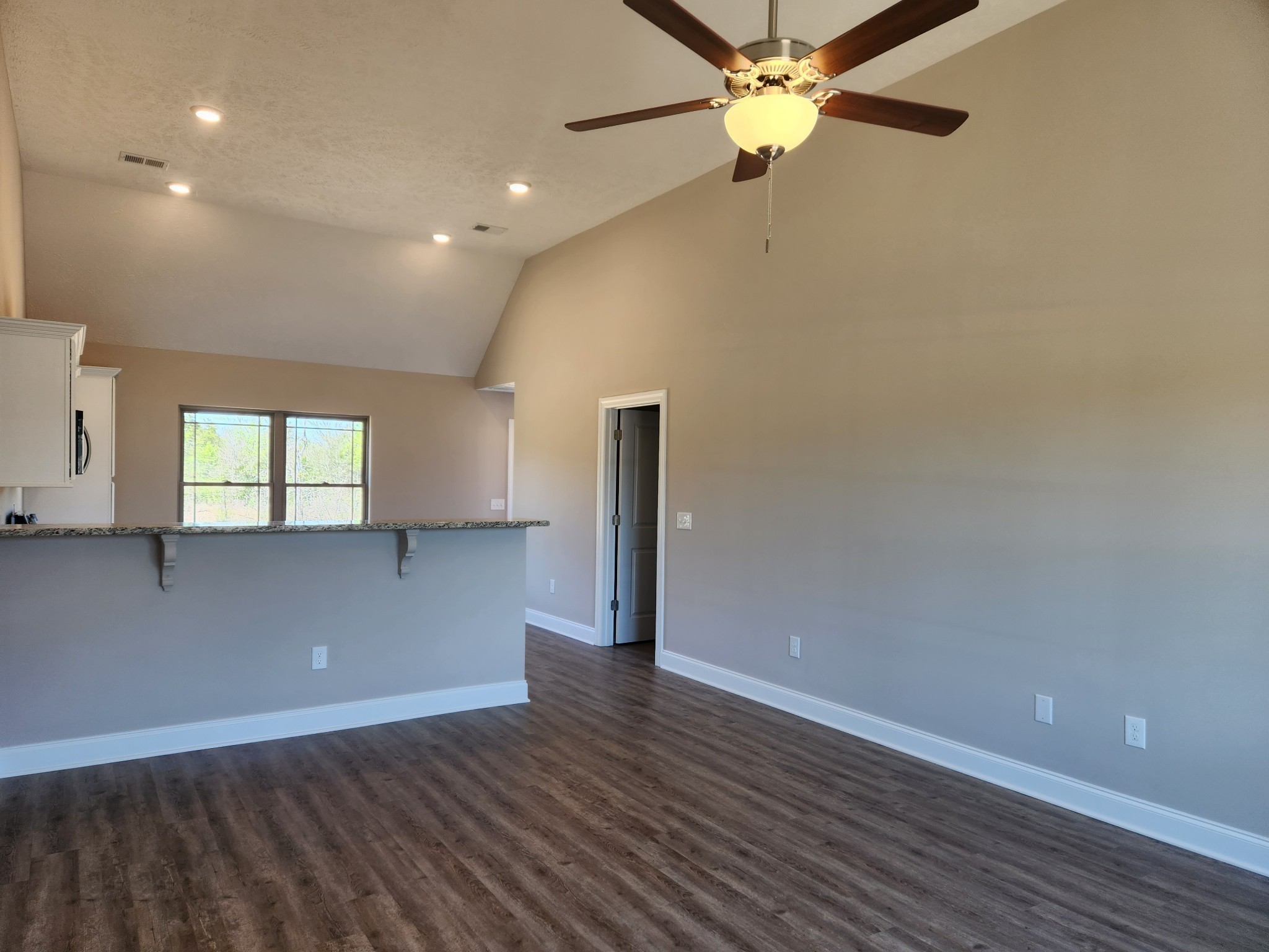 3009 Upstream Road Property Photo 9