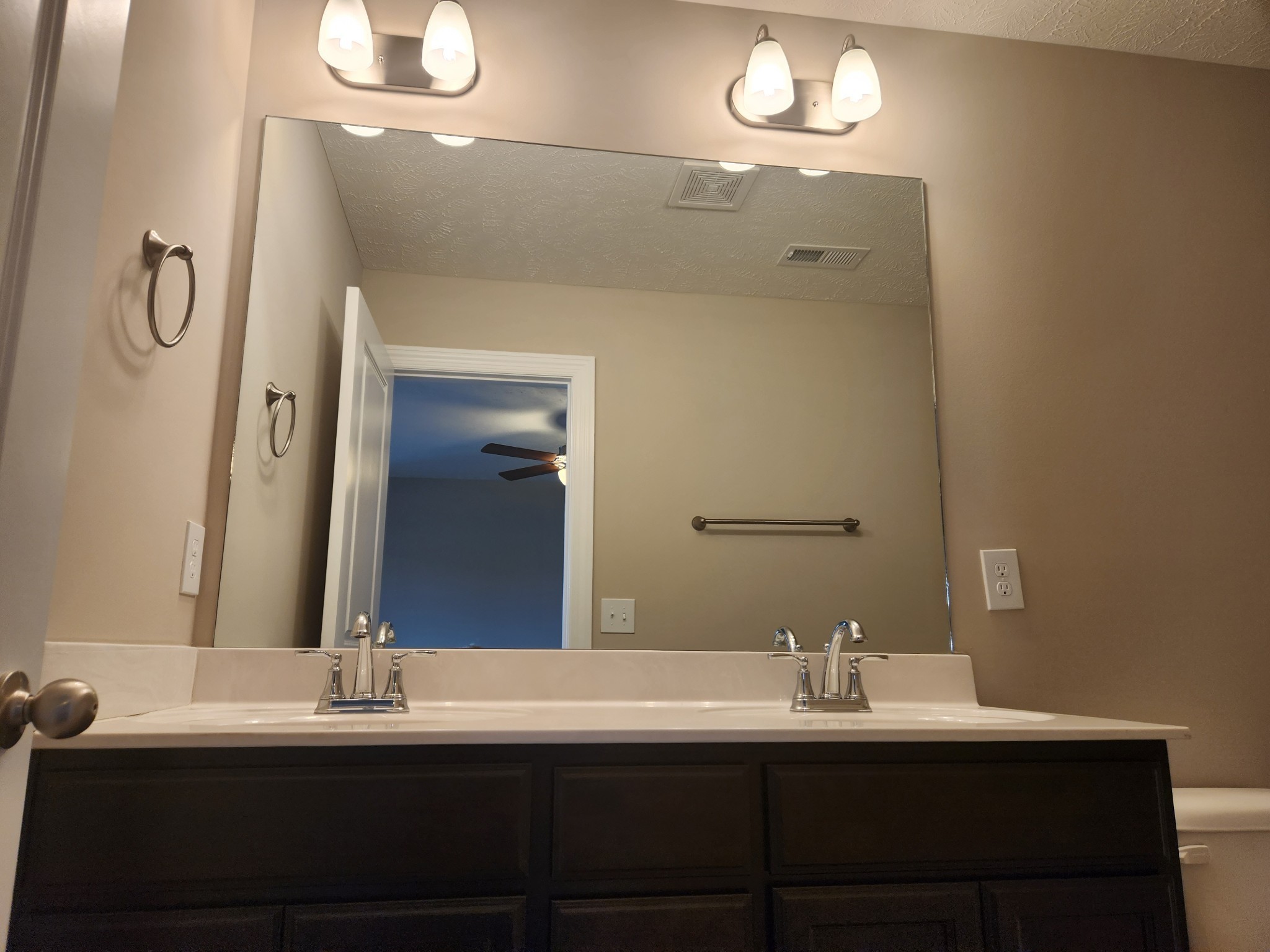 3009 Upstream Road Property Photo 13