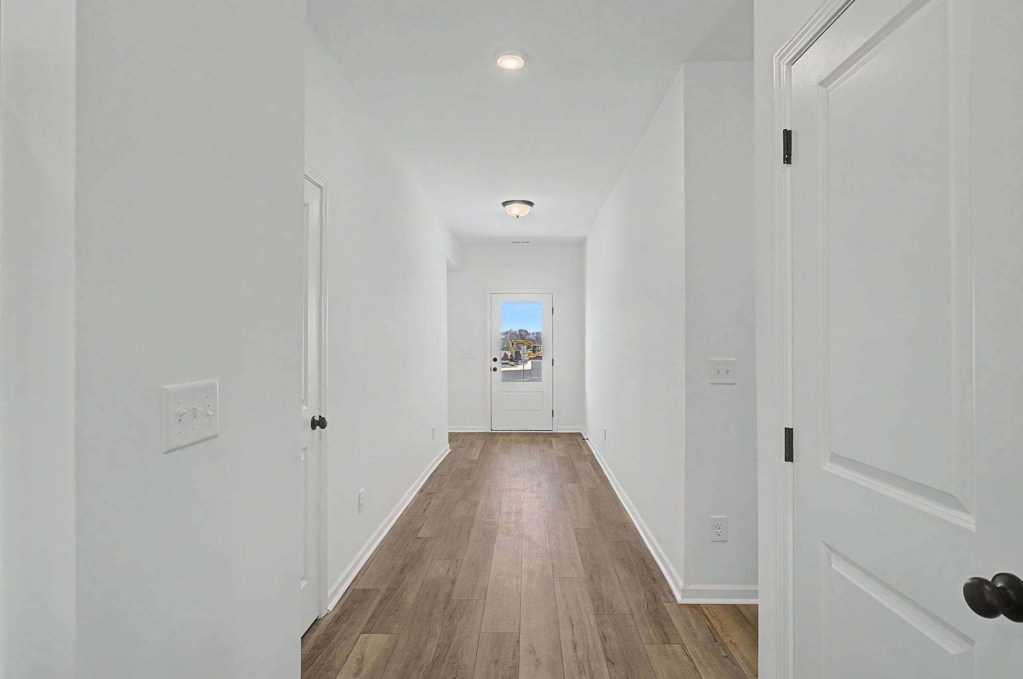 405 Blackjack Oak Ct Property Photo 3