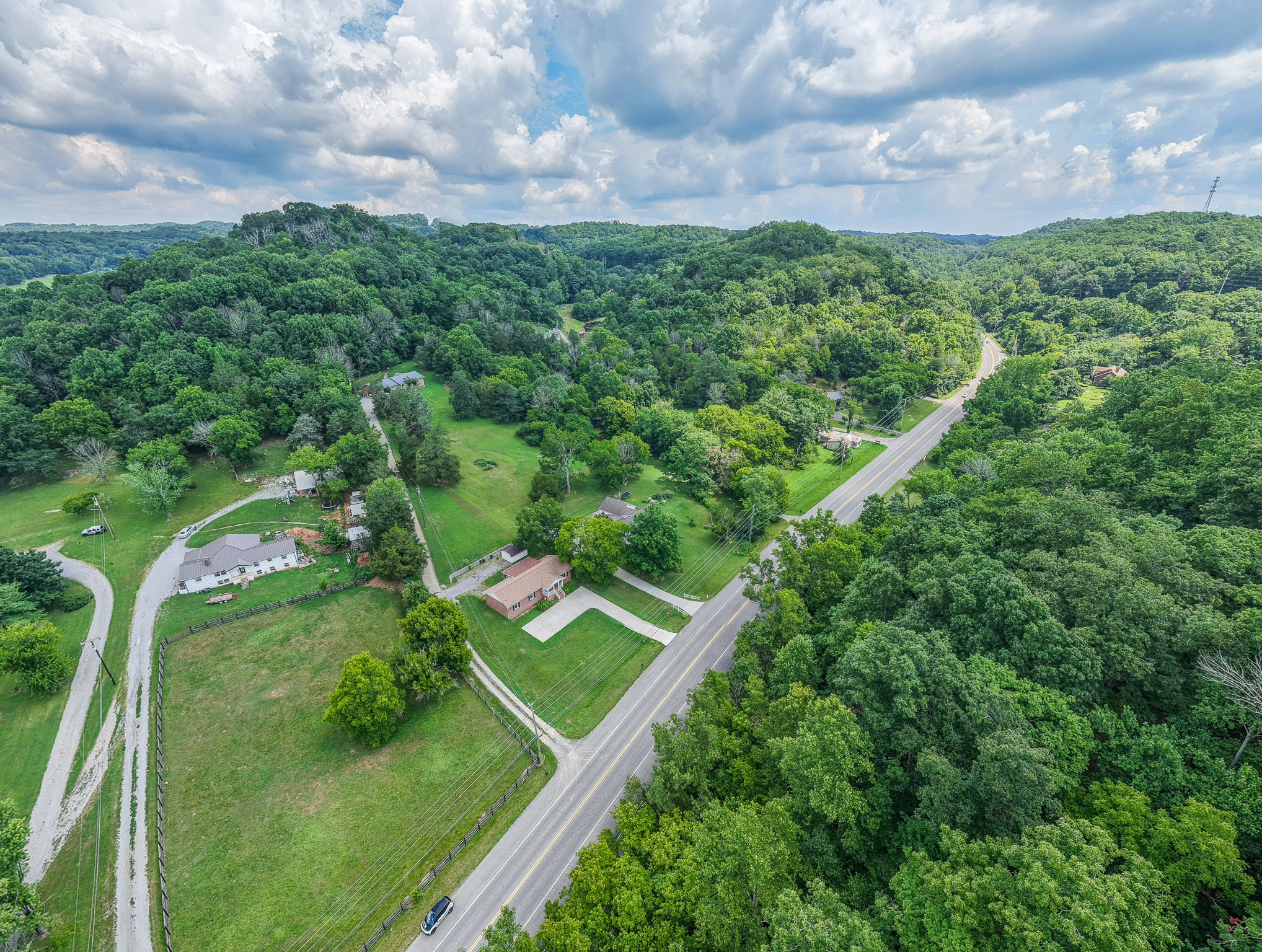 4218 Long Hollow Pike Property Photo 3
