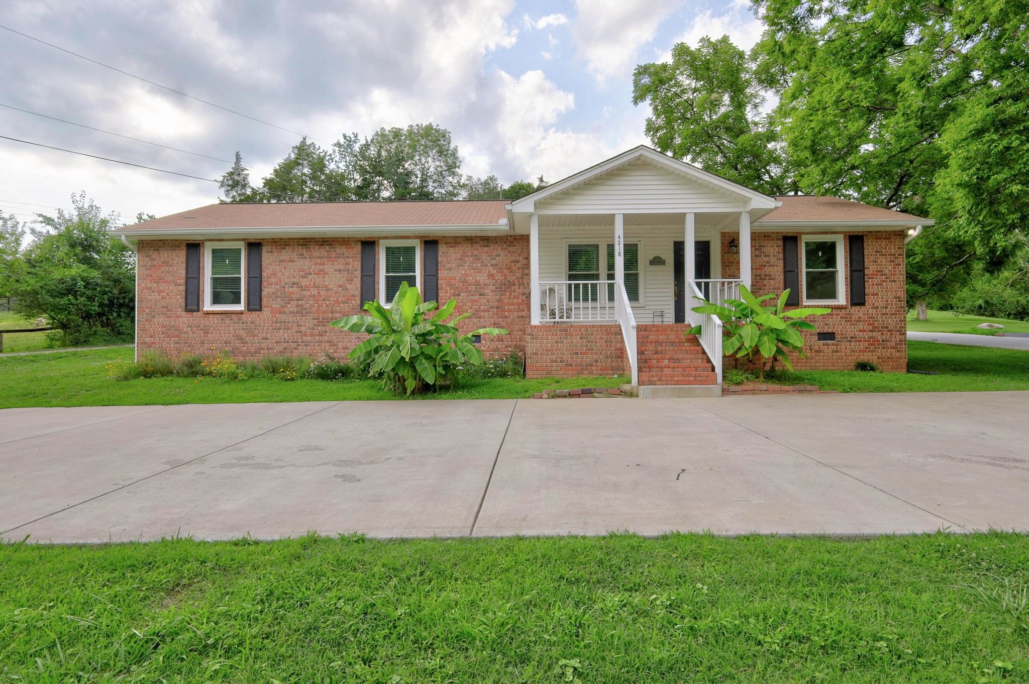 4218 Long Hollow Pike Property Photo 8