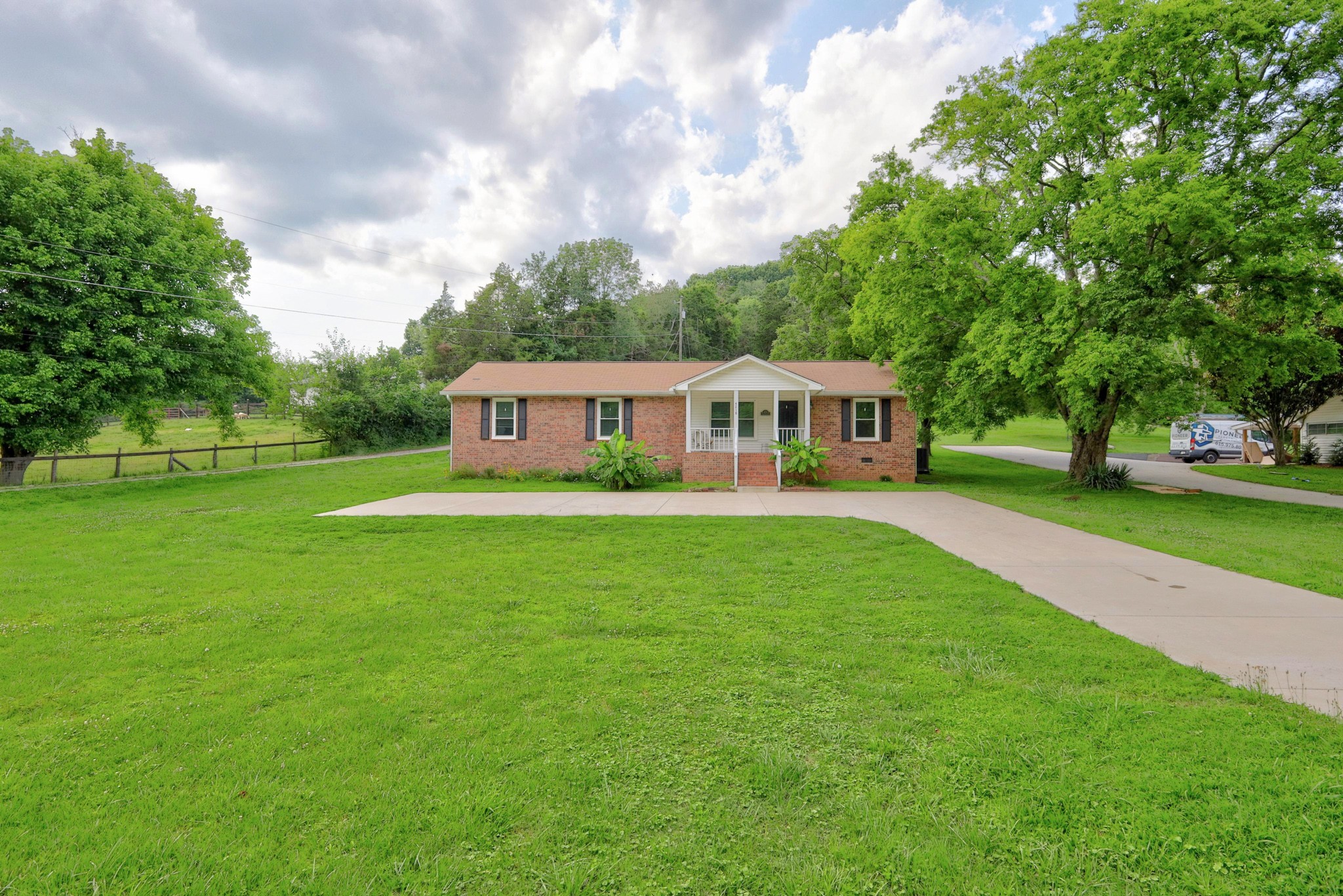 4218 Long Hollow Pike Property Photo 10