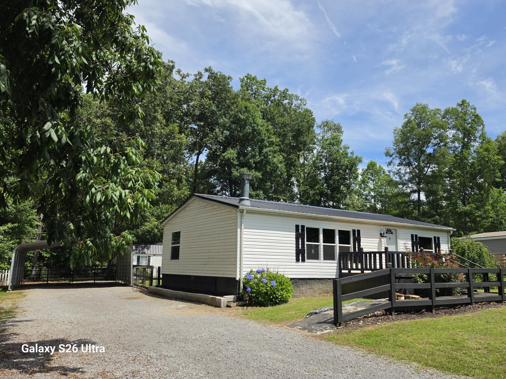 1361 Lakeshore Dr Property Photo 3
