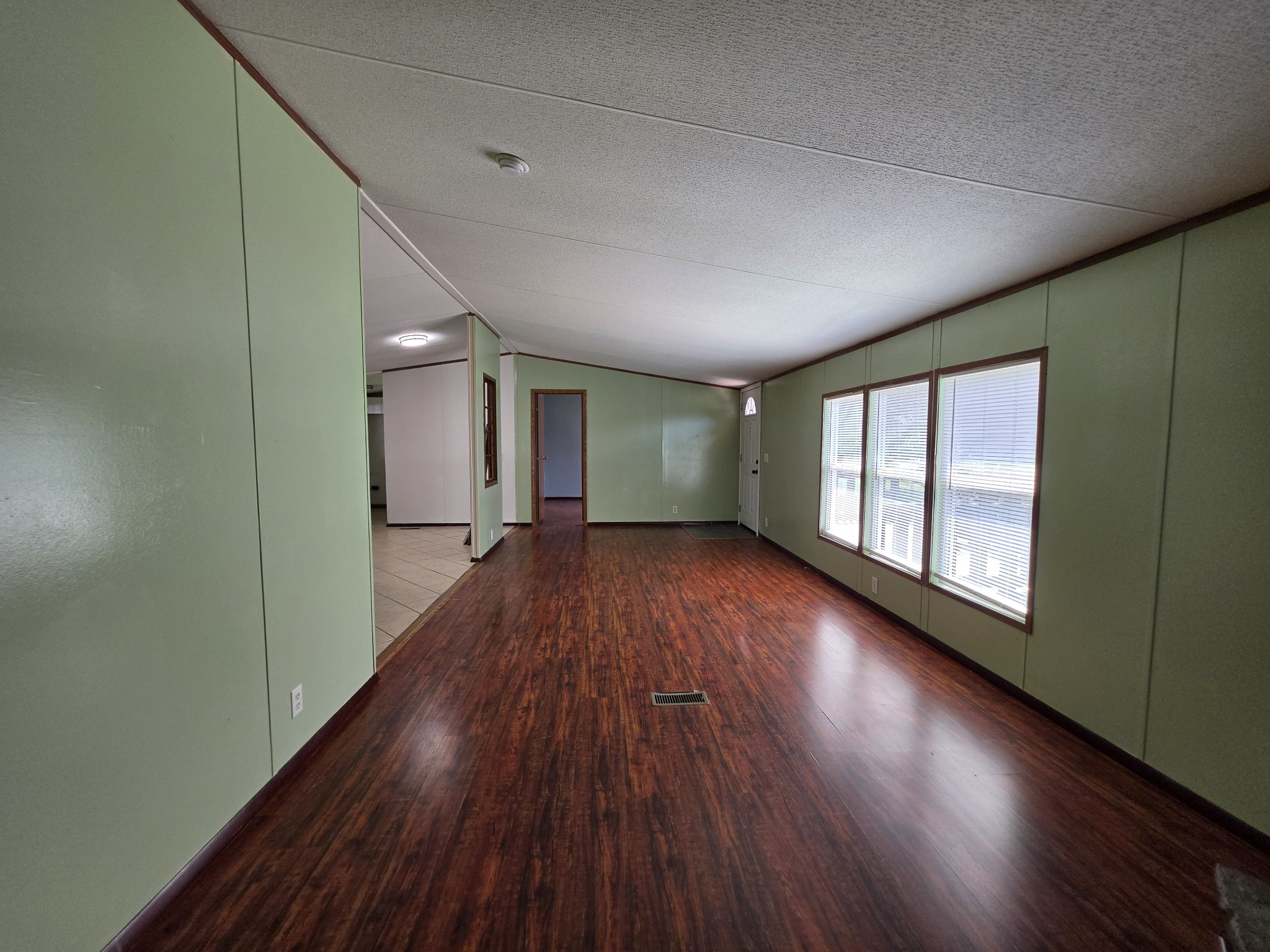 1361 Lakeshore Dr Property Photo 7