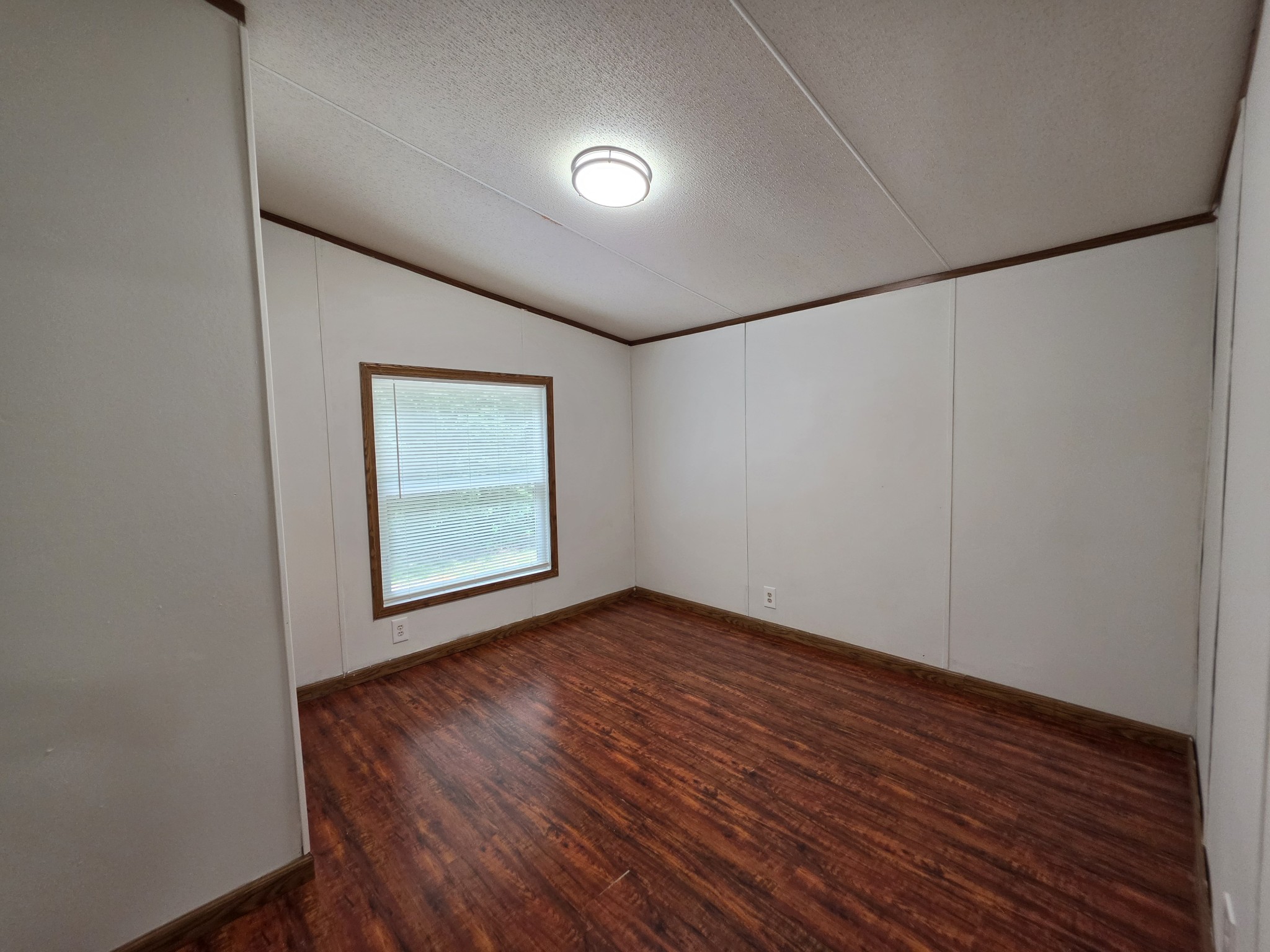 1361 Lakeshore Dr Property Photo 11