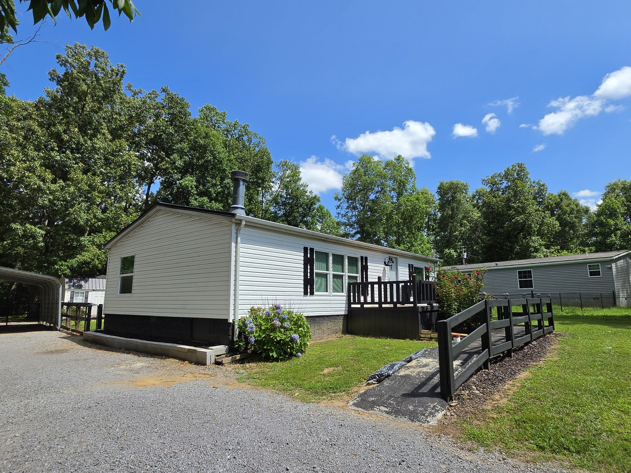 1361 Lakeshore Dr Property Photo 23