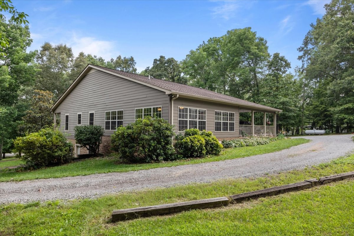 10328 Highway 147 Property Photo 1