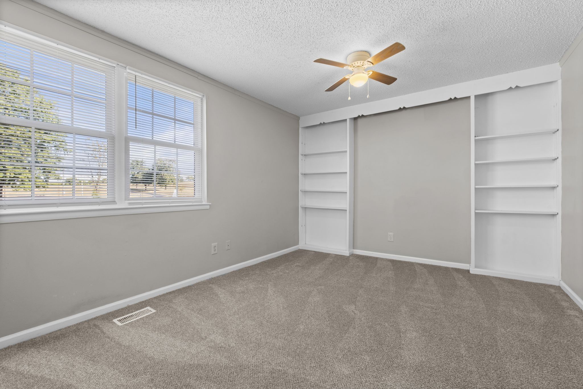 1301 Neelys Bend Rd Property Photo 15