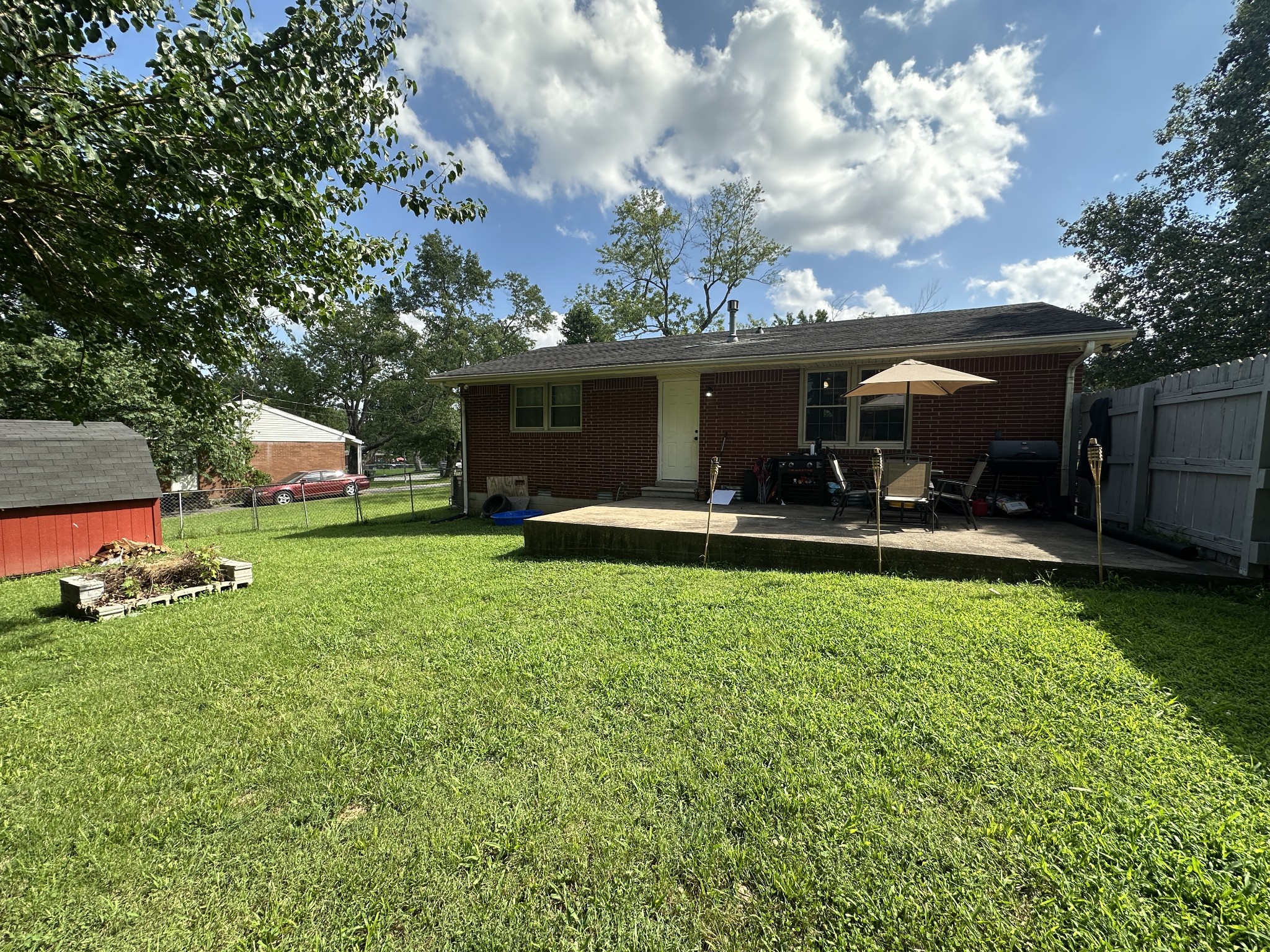 1412 Honeysuckle Dr Property Photo 14
