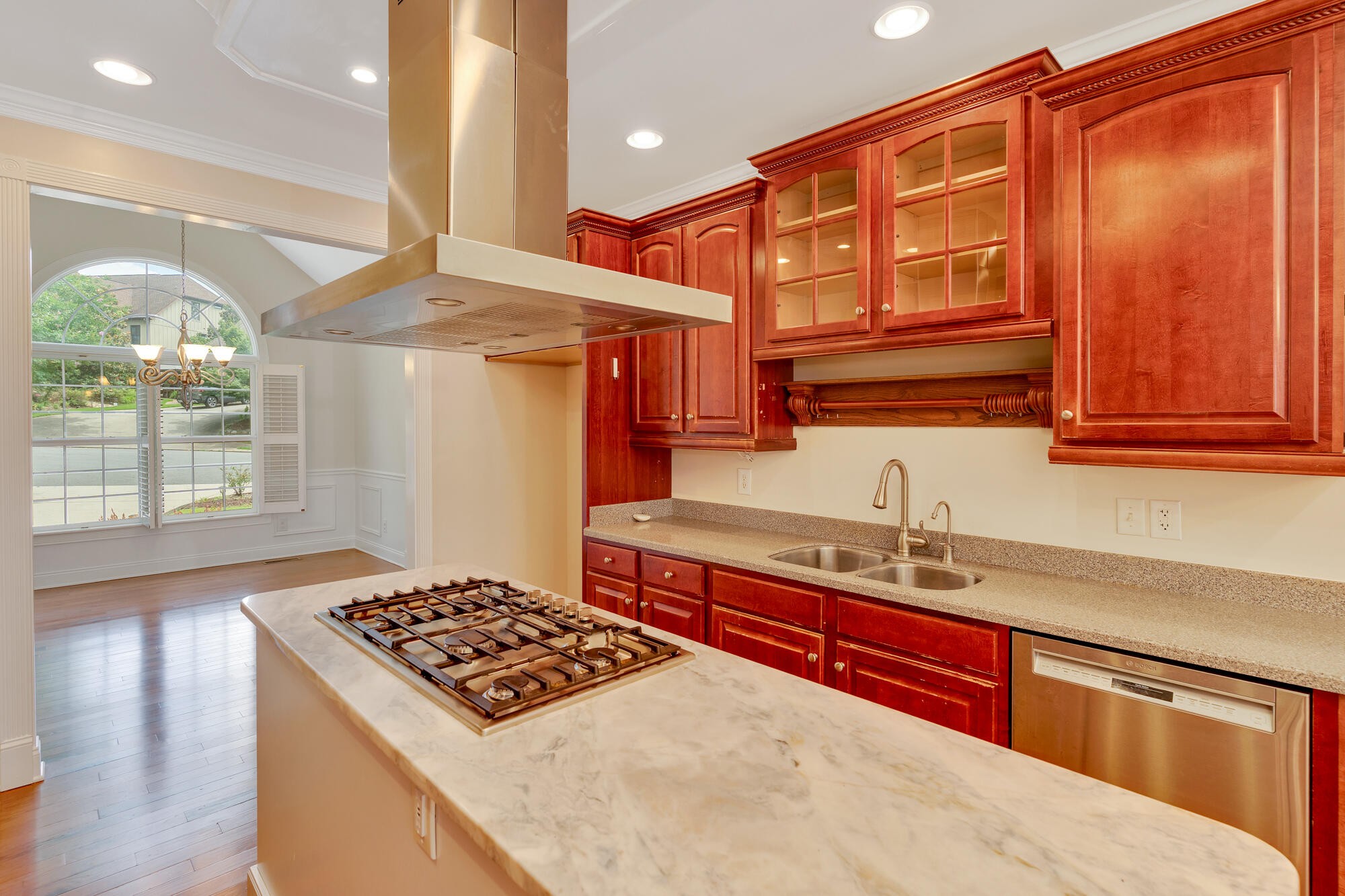 9237 Leaf Brook Lane Property Photo 8