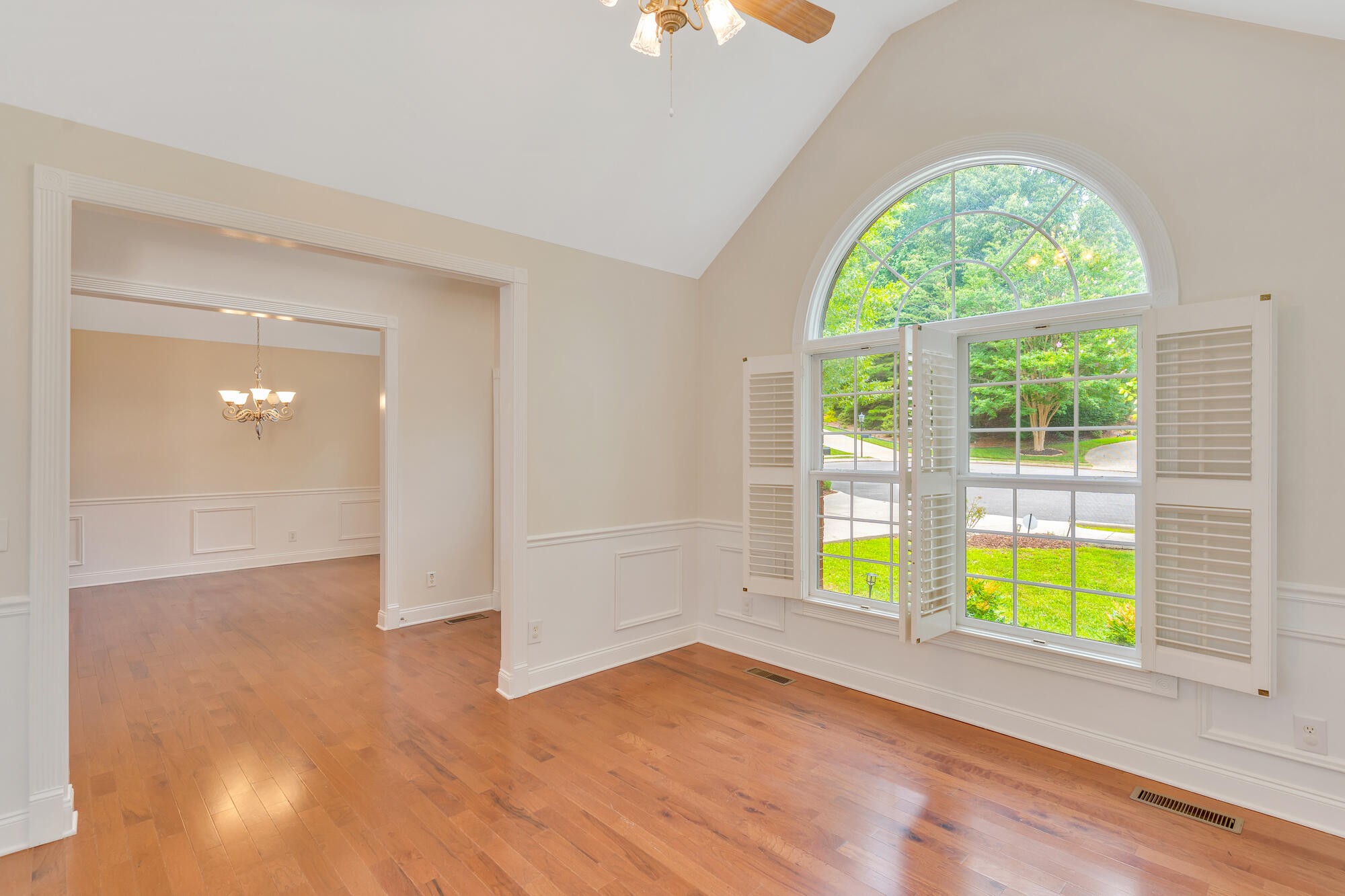 9237 Leaf Brook Lane Property Photo 9
