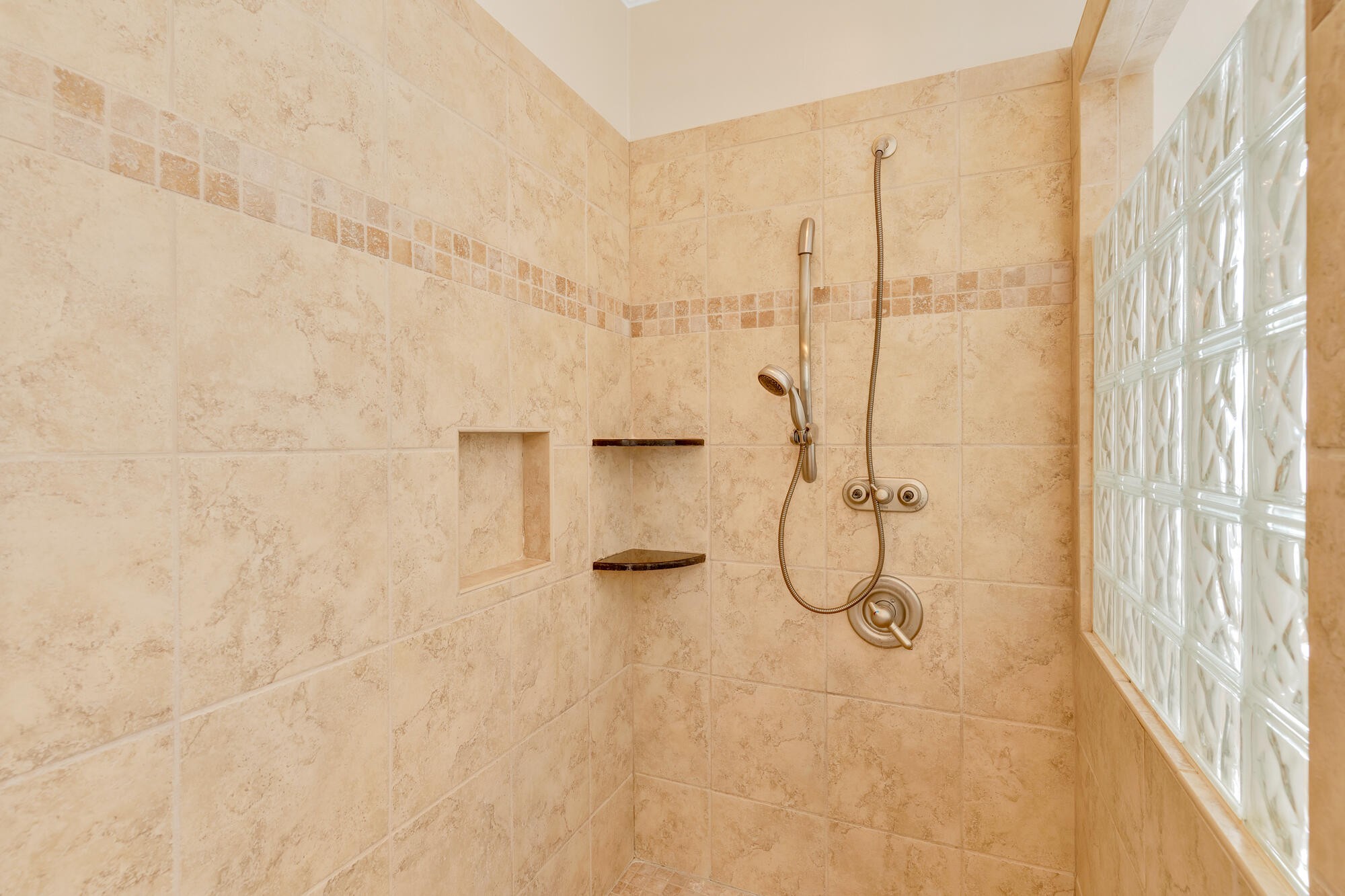 9237 Leaf Brook Lane Property Photo 32