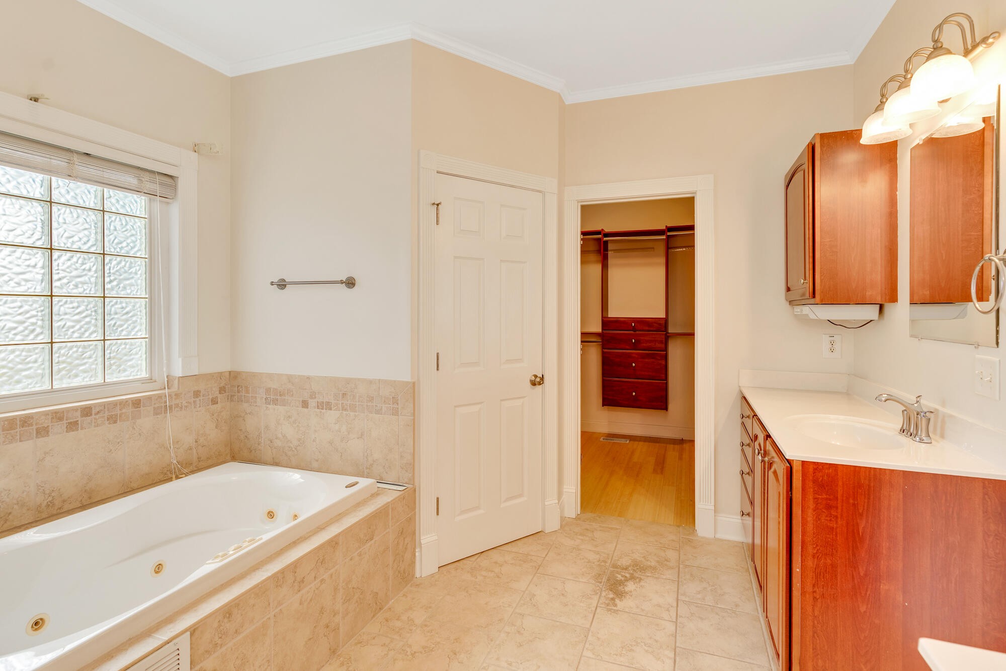9237 Leaf Brook Lane Property Photo 33