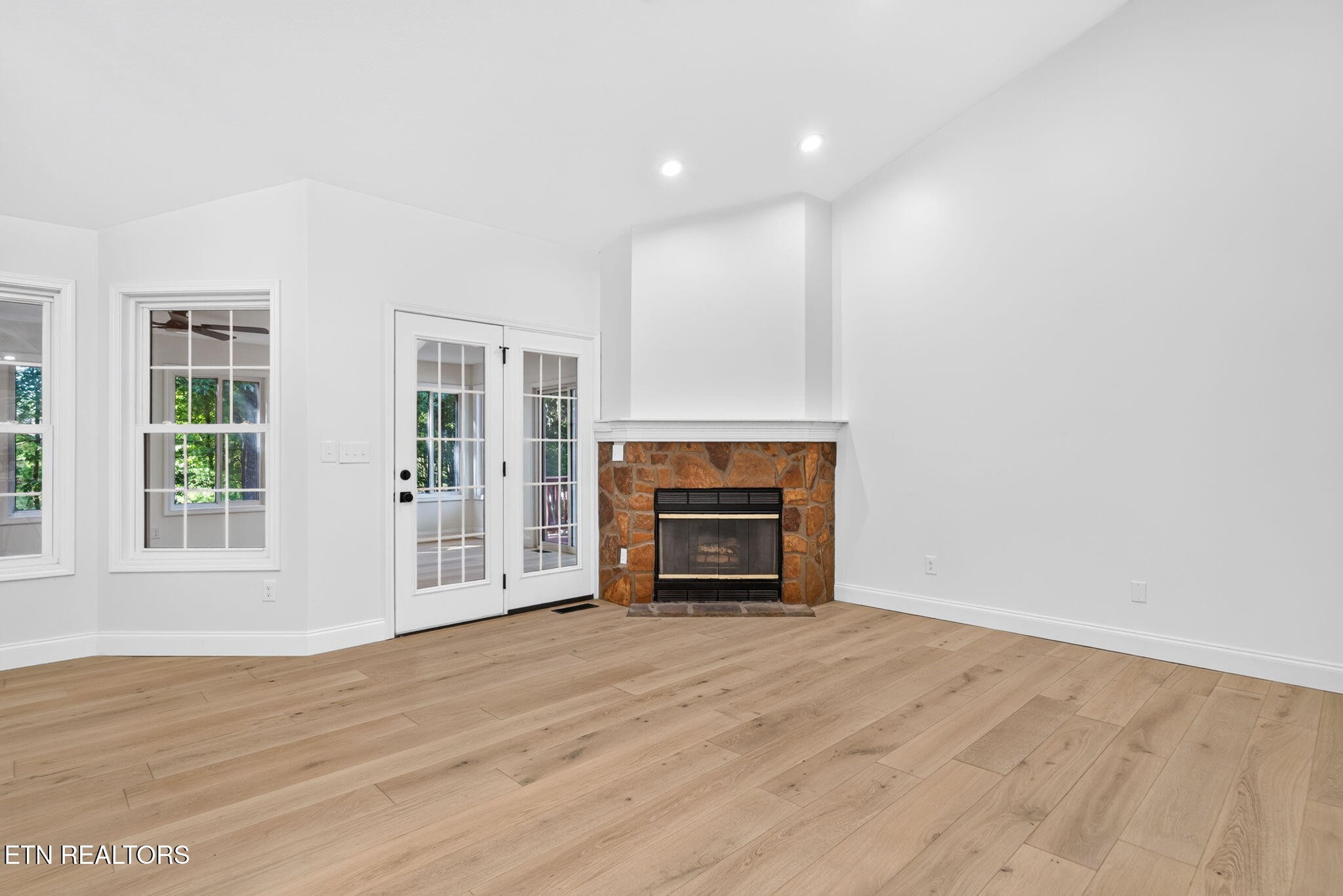 35 Leaf Circle Property Photo 6