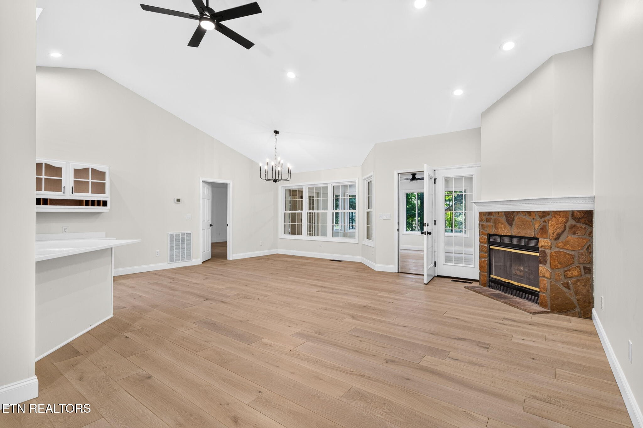 35 Leaf Circle Property Photo 7