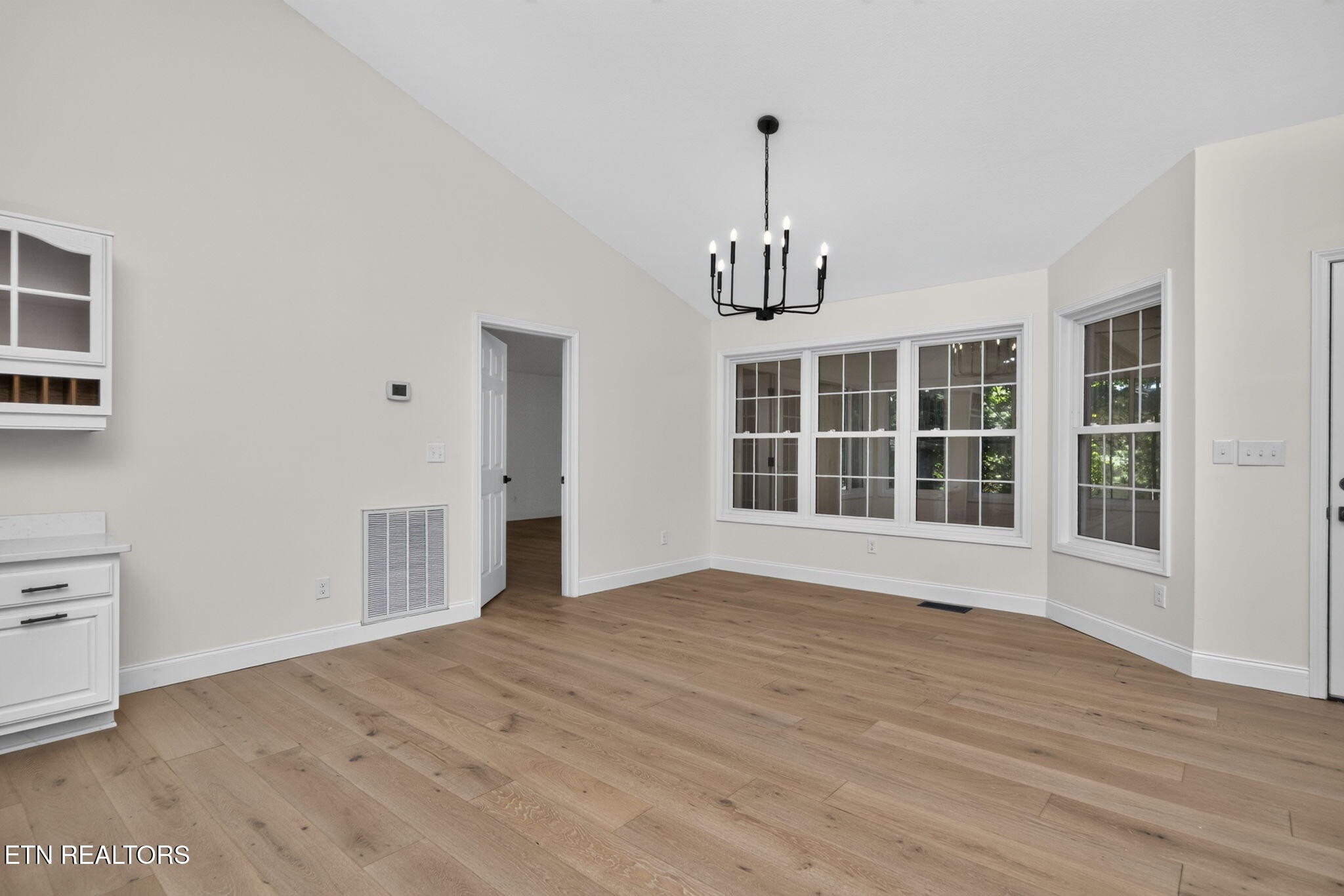 35 Leaf Circle Property Photo 10