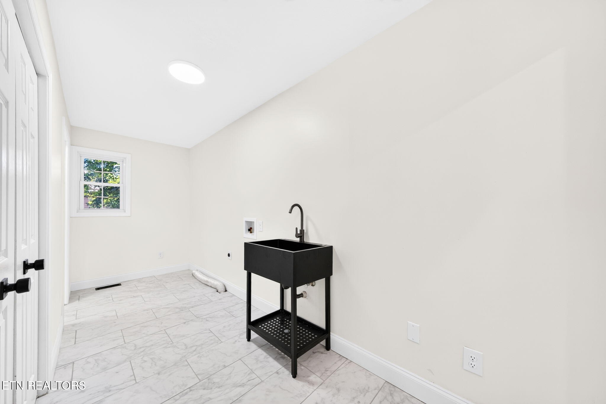 35 Leaf Circle Property Photo 15