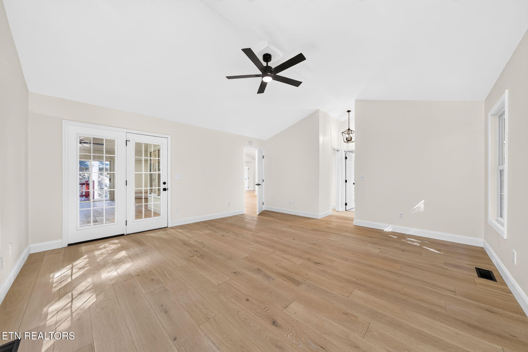 35 Leaf Circle Property Photo 22