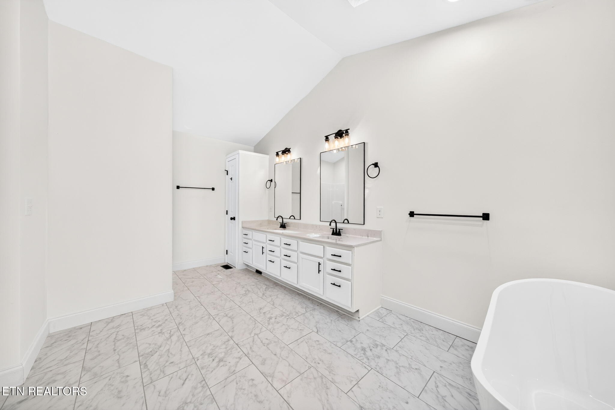 35 Leaf Circle Property Photo 24