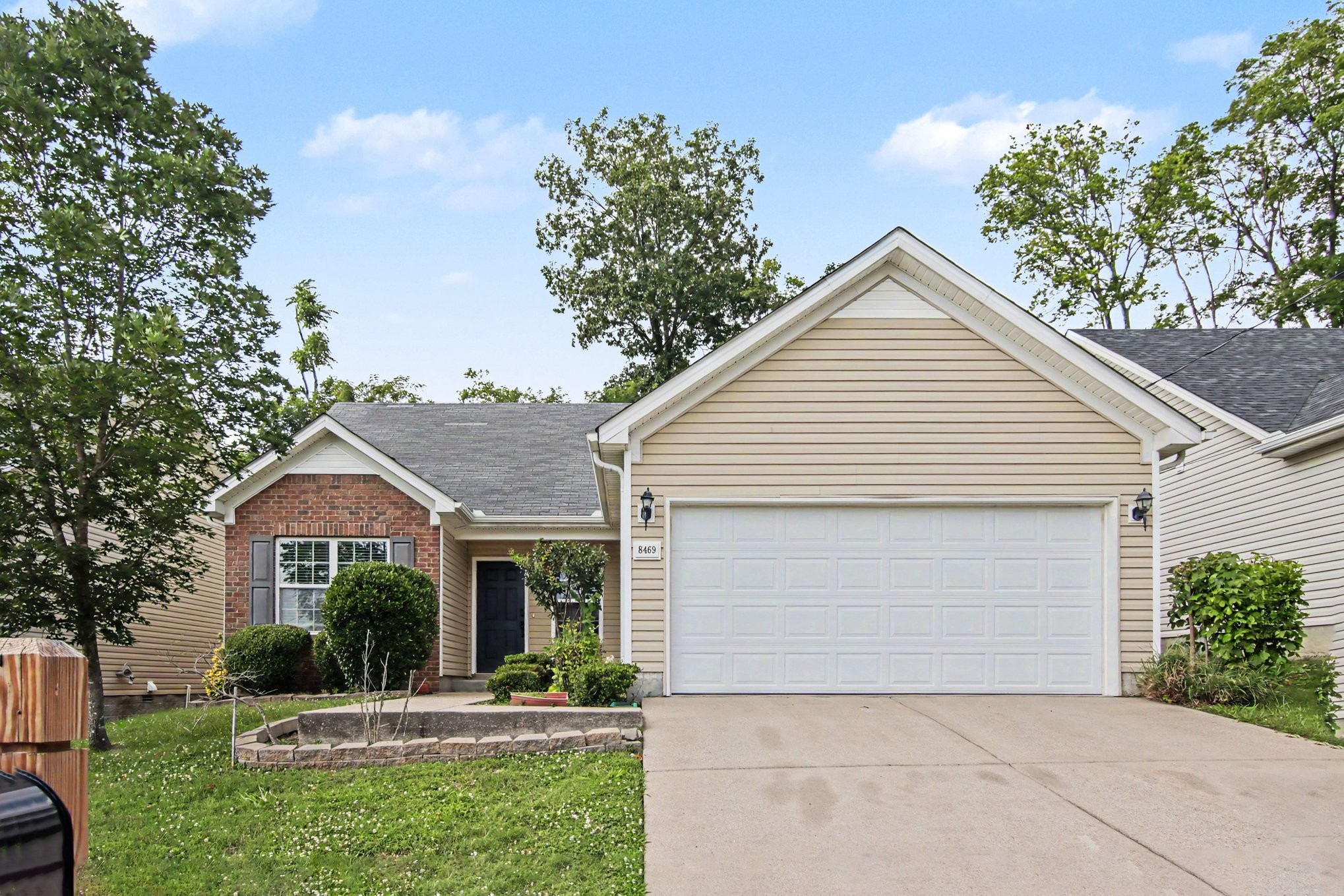 8469 Lawson Dr