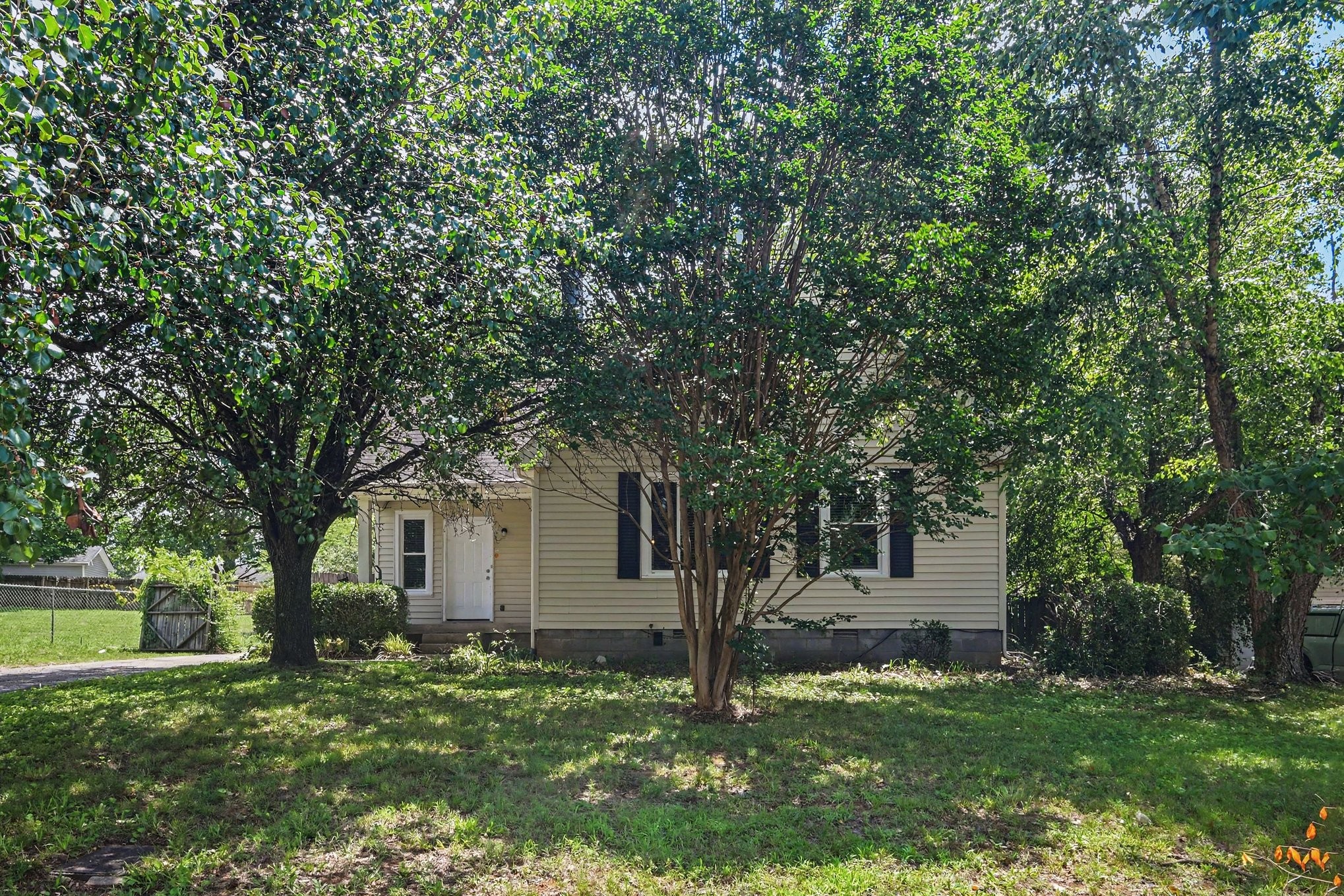 4831 Shshone Dr Property Photo 1