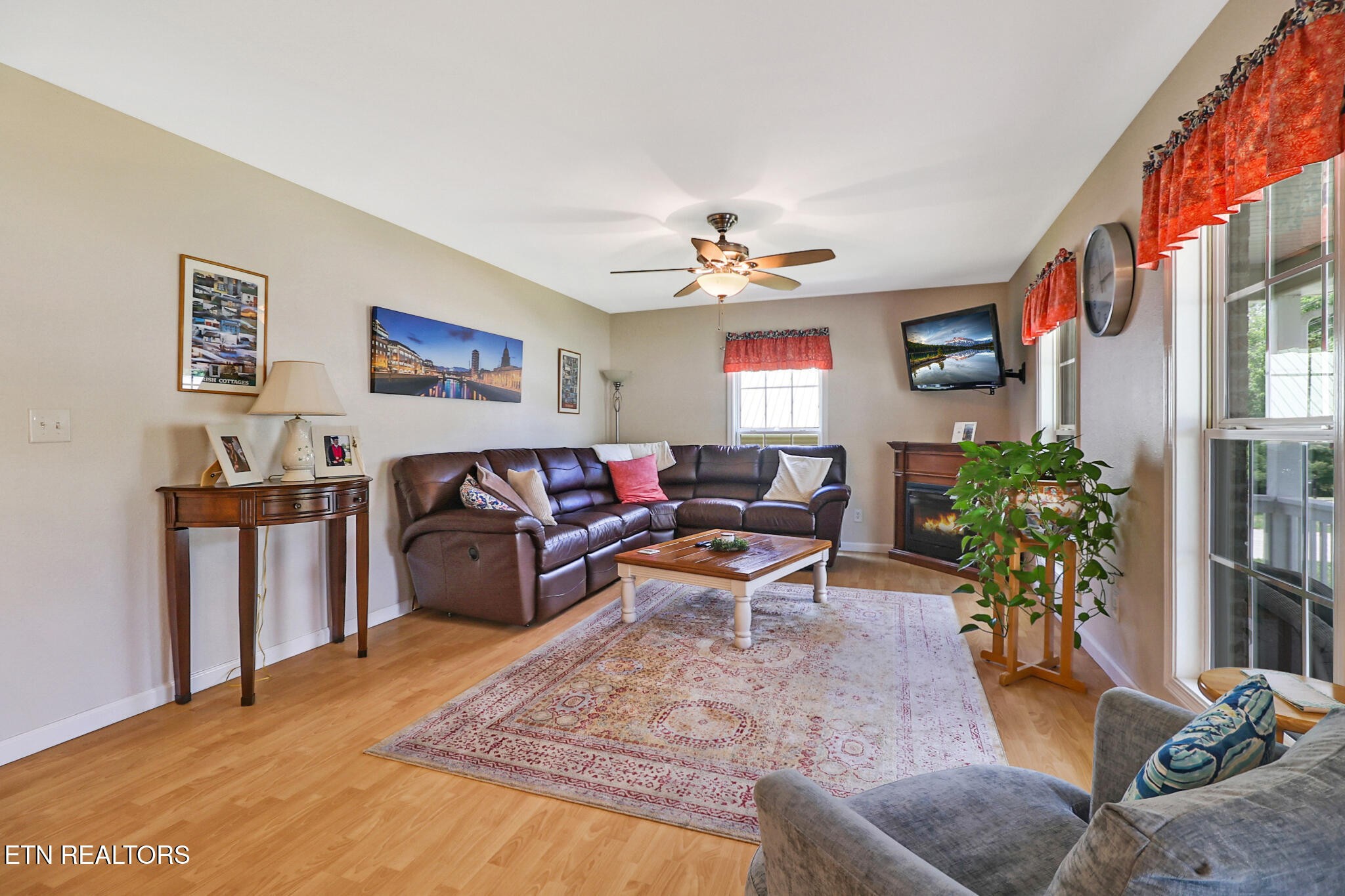 21 Knights Way Property Photo 8