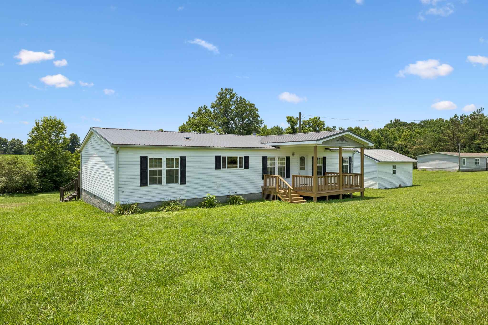 174 Mavis Dr Property Photo 2