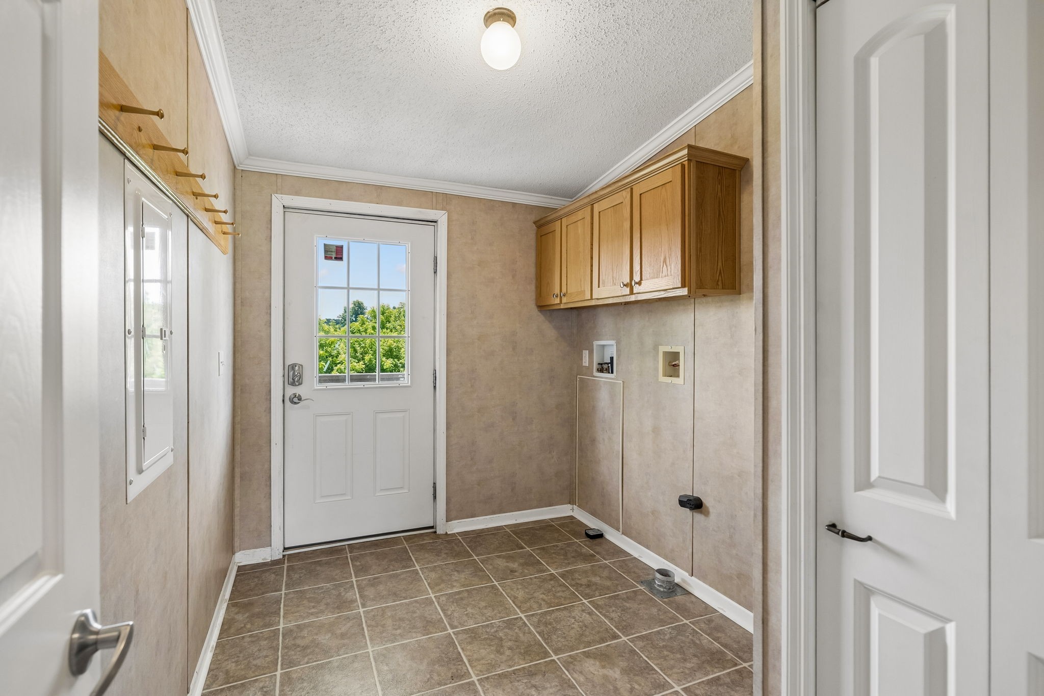 174 Mavis Dr Property Photo 40